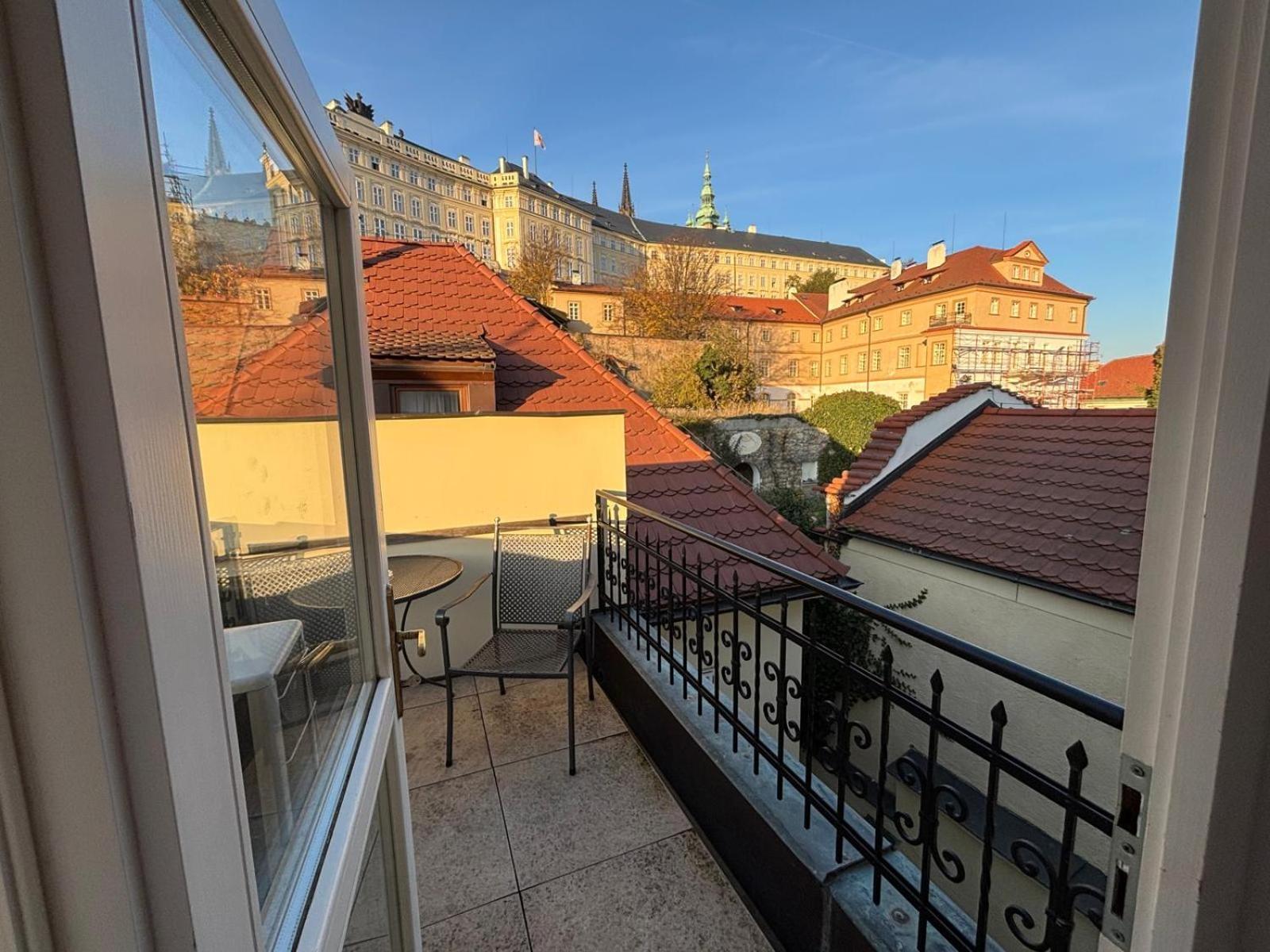 Double Room Terrace,1729989004:JPEG