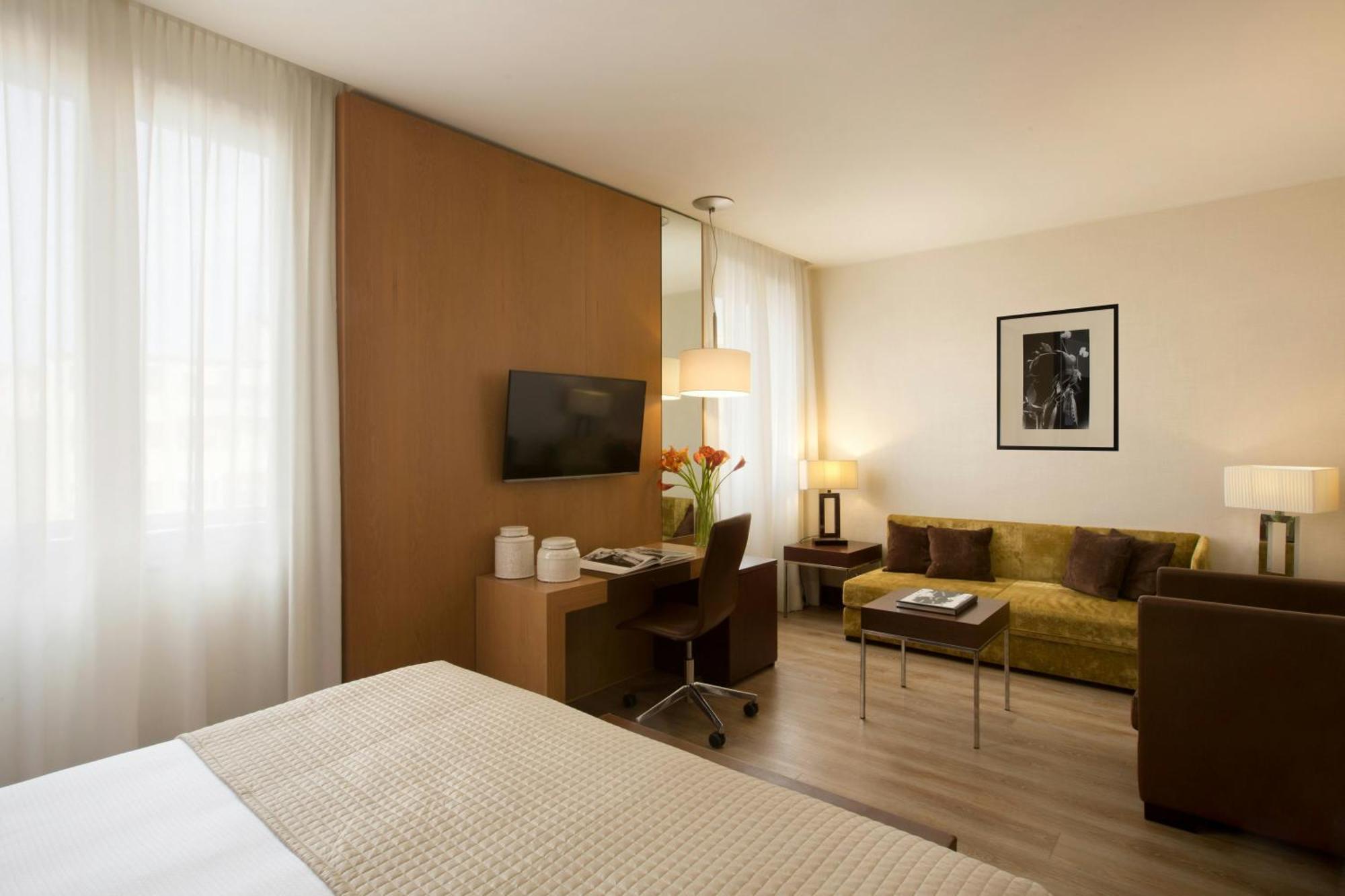 Deluxe Triple Room,1729993981:JPEG