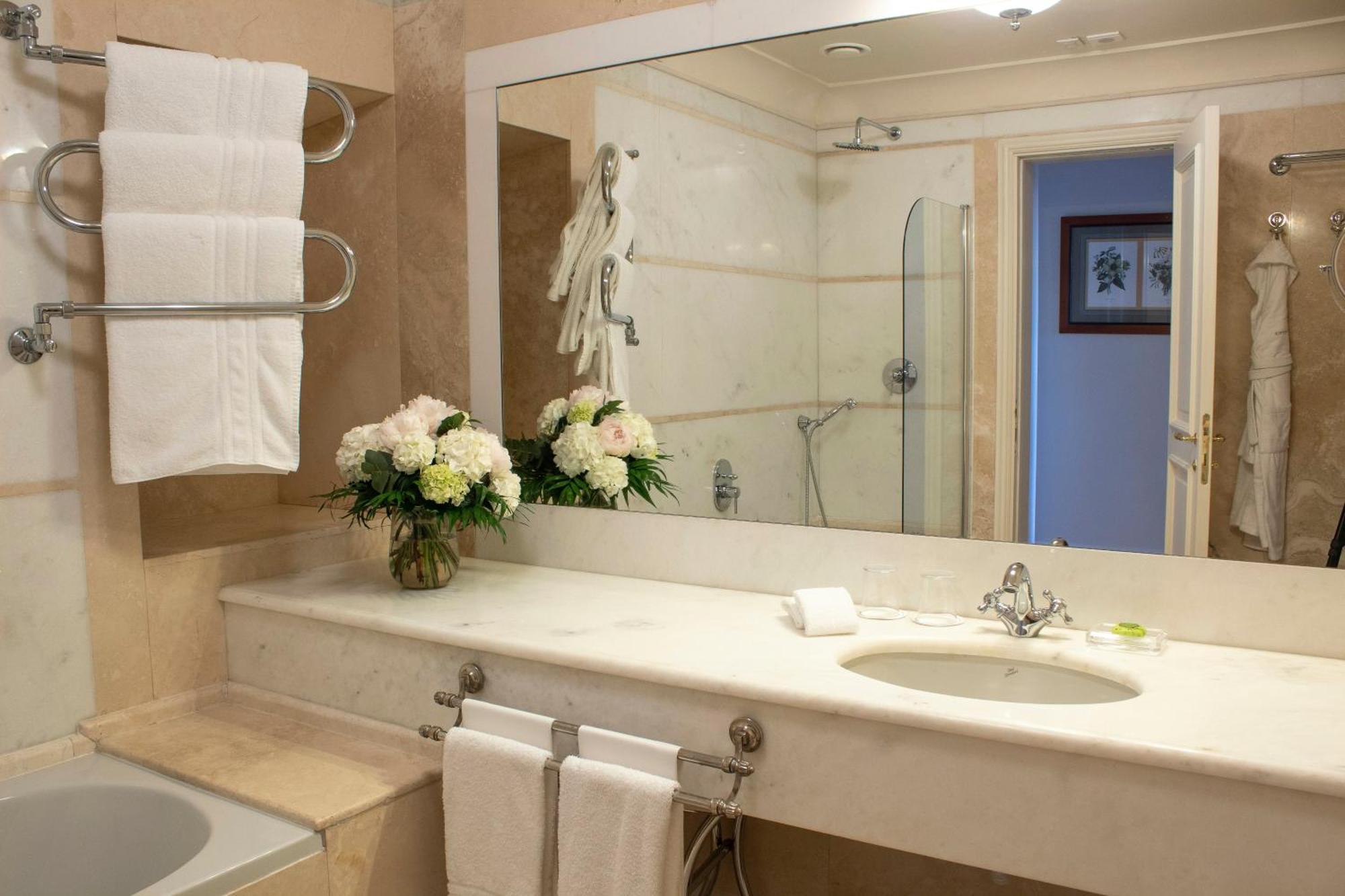 Deluxe Double or Twin Room View