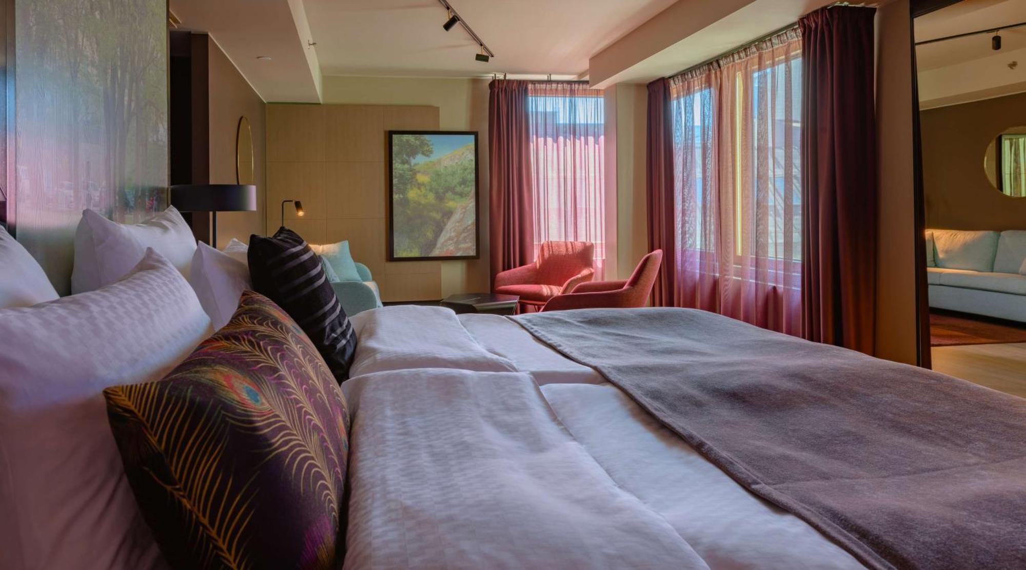 Spacious Twin Room,1730010546:JPEG