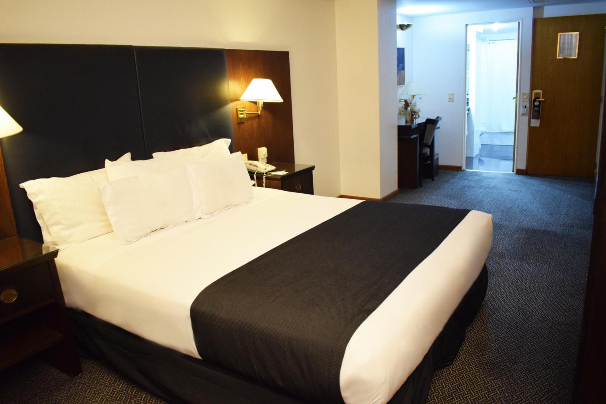 Standard Queen Room
