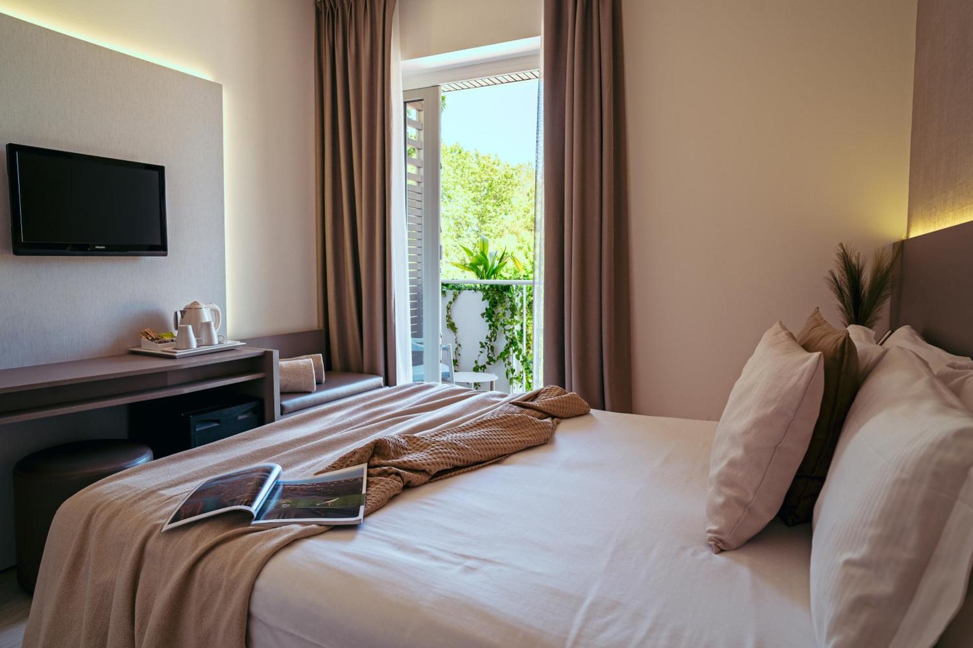 Double or Twin Room Garden View