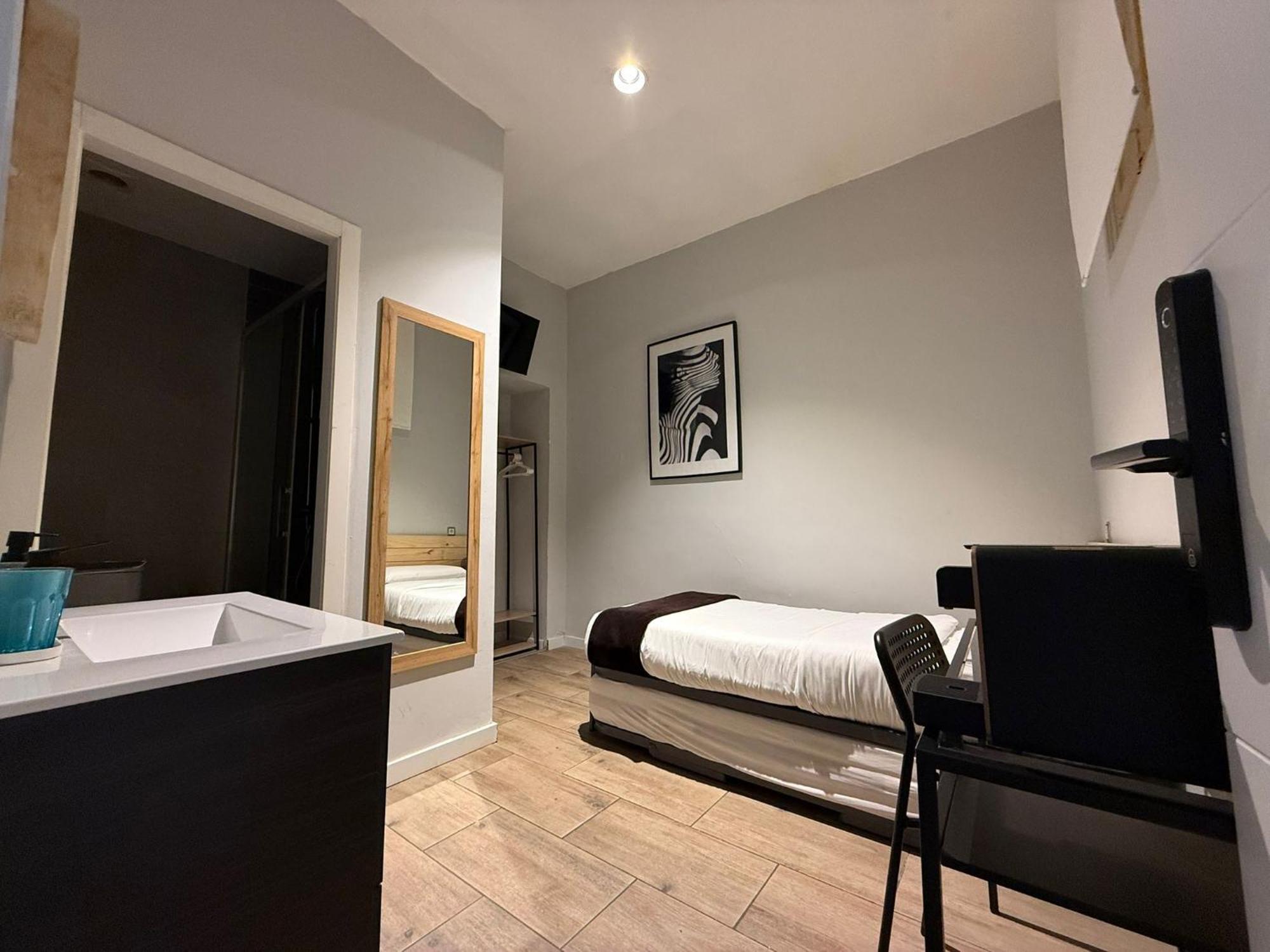 Single Room,1731564818:JPEG