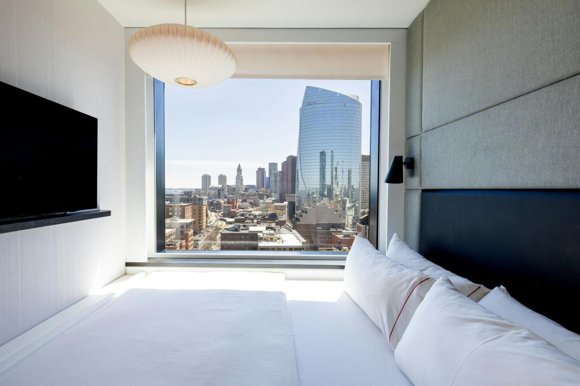 Habitación con cama extragrande y vistas premium