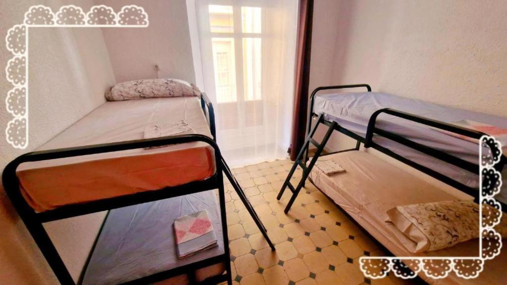 Bed 4-Bed Mixed Dormitory Room