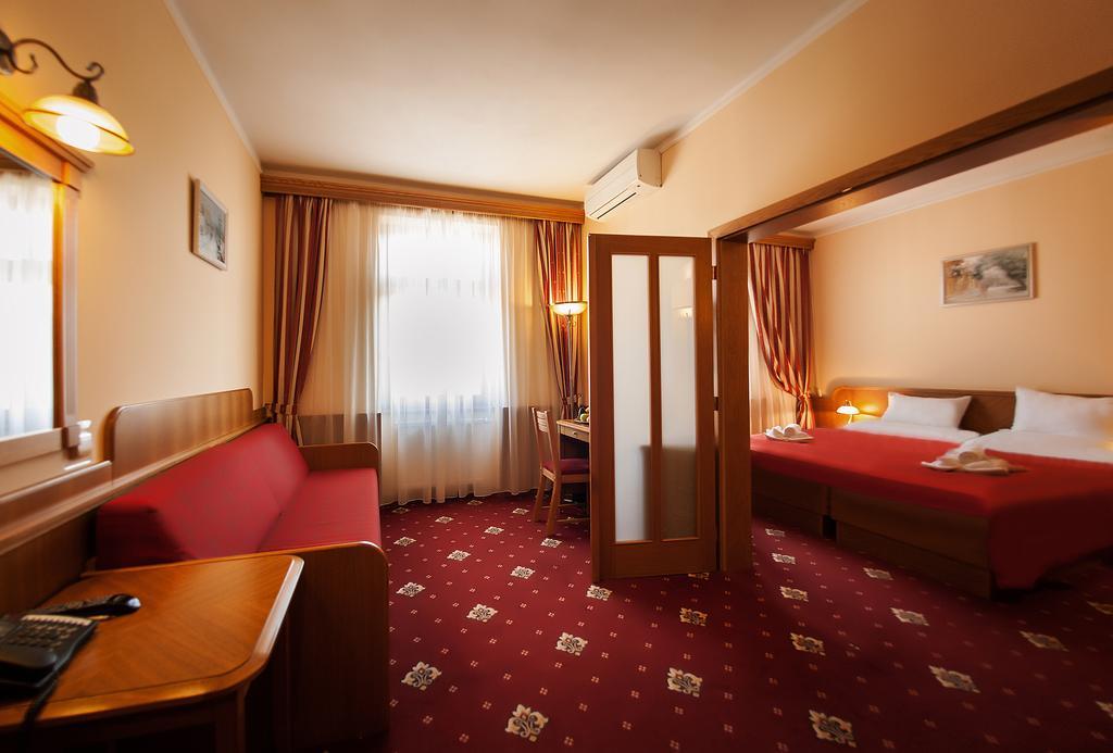 Quadruple Room,173854650:JPEG