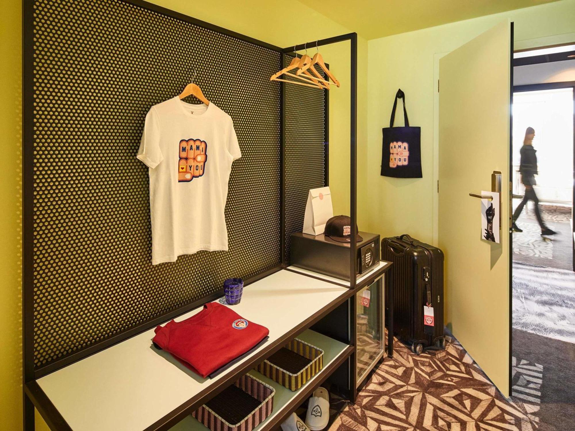 Double Room,1739363211:JPEG