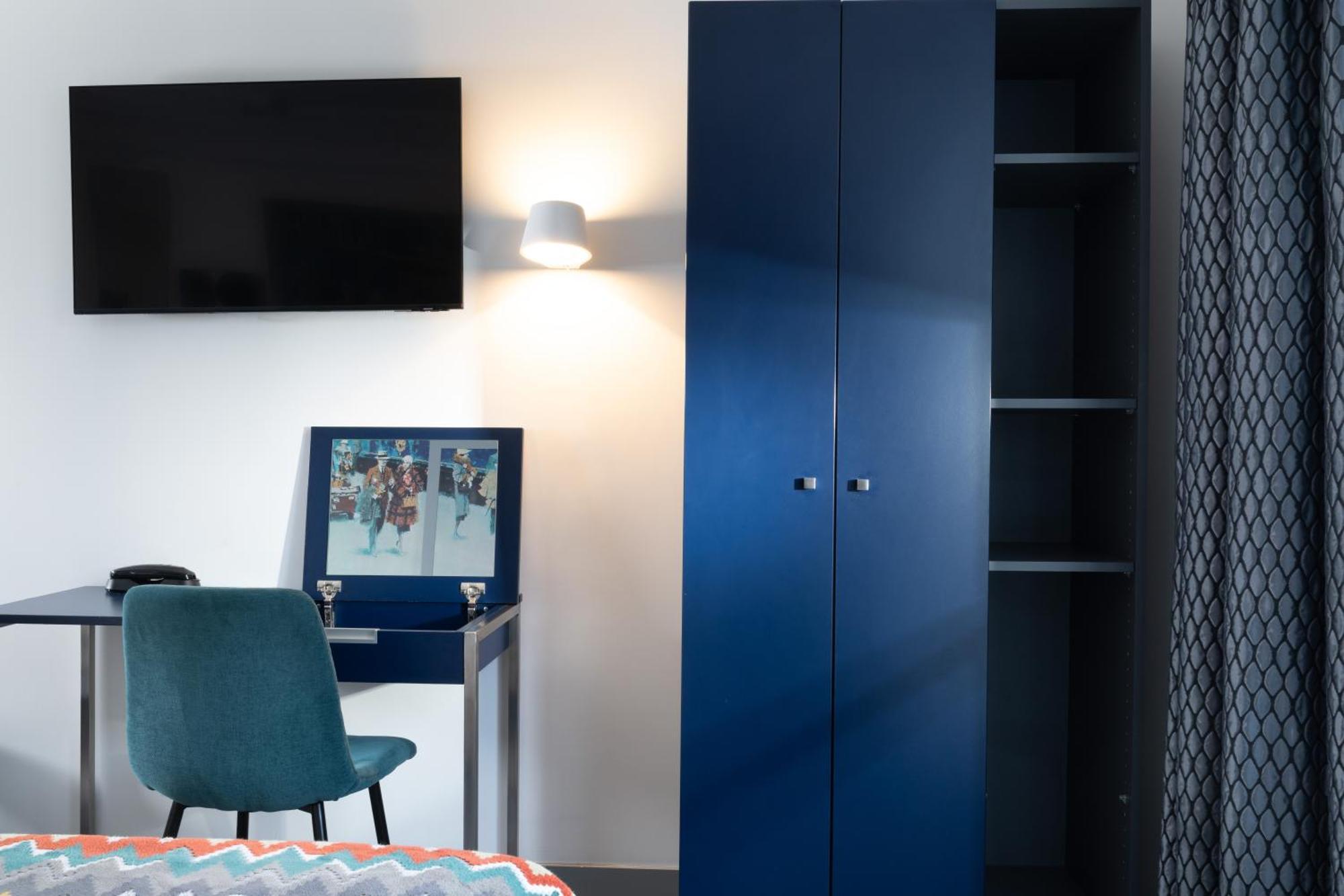 Quadruple Room,1739373737:JPEG