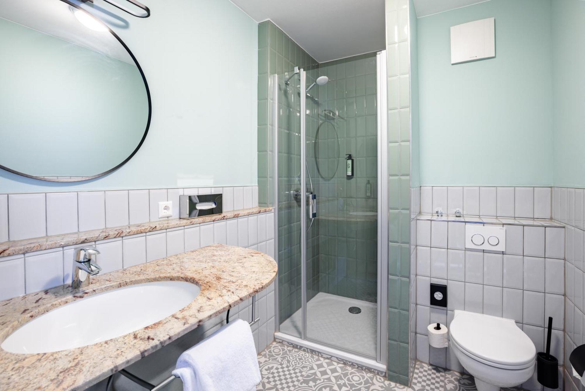 Single Room,1739380010:JPEG