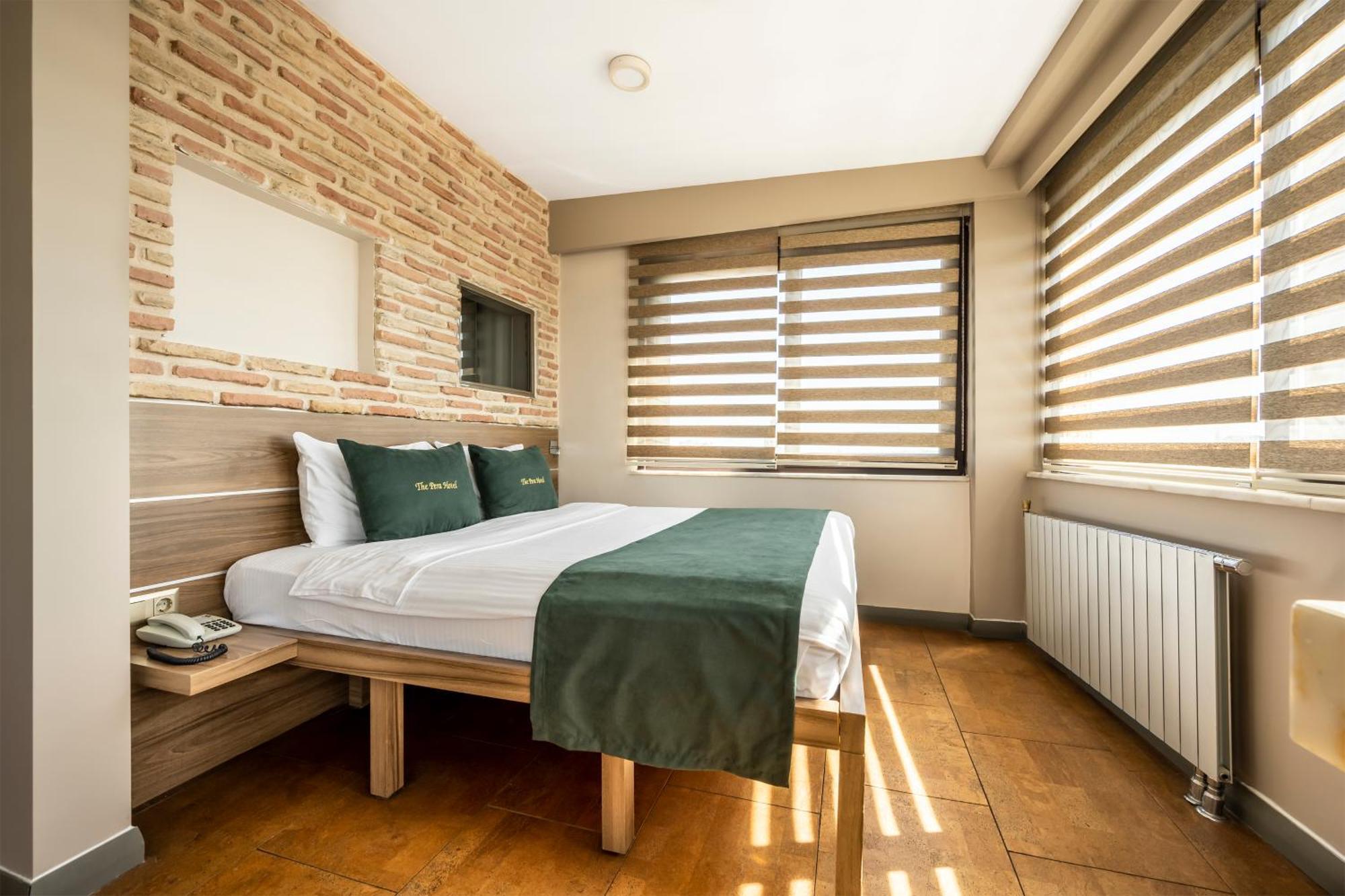 Deluxe Room Sea View & Galata Tower View
