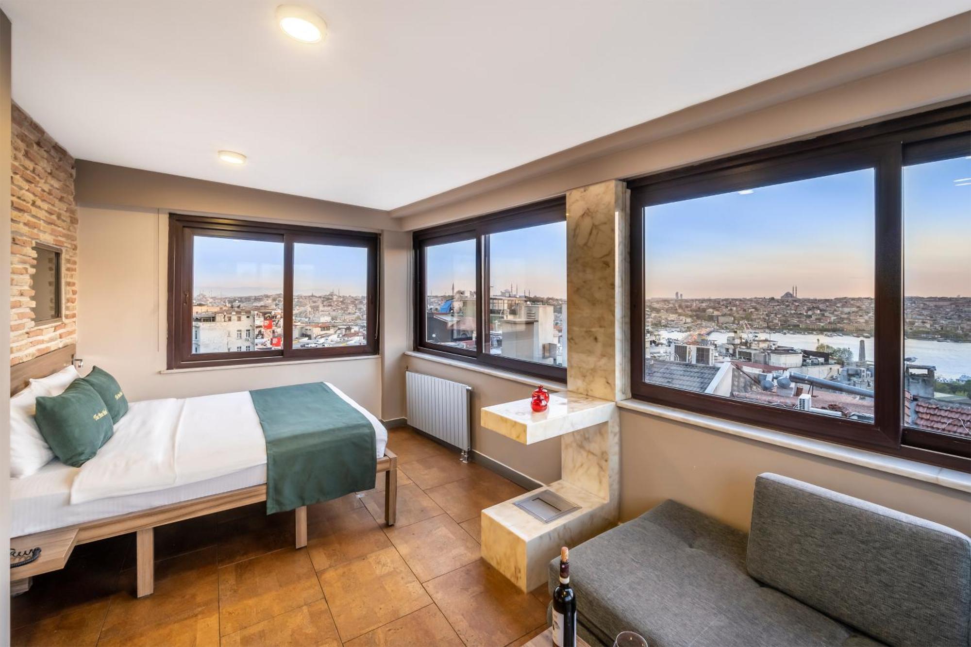Deluxe Room Sea View & Galata Tower View