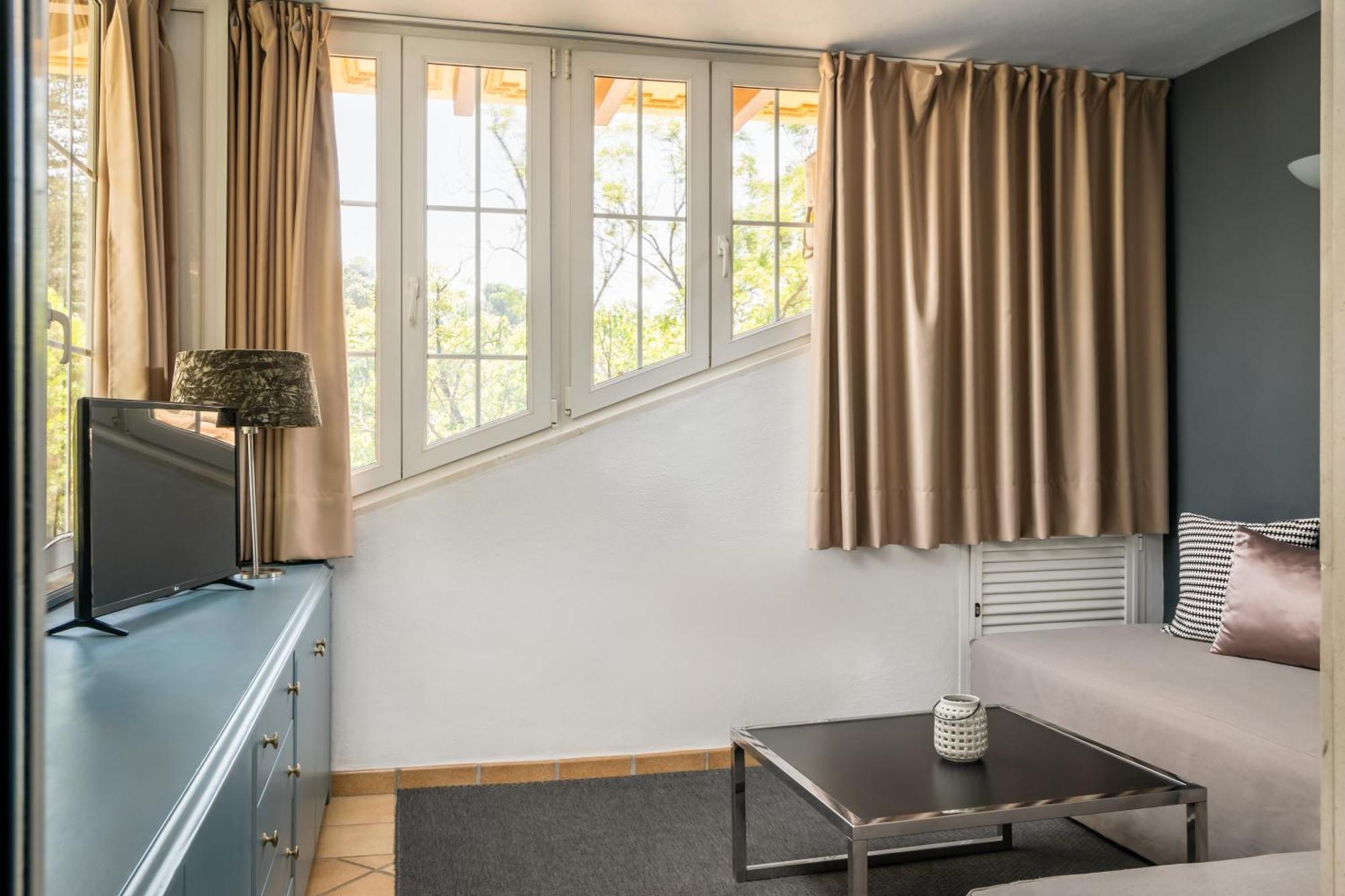 Suite Second Floor