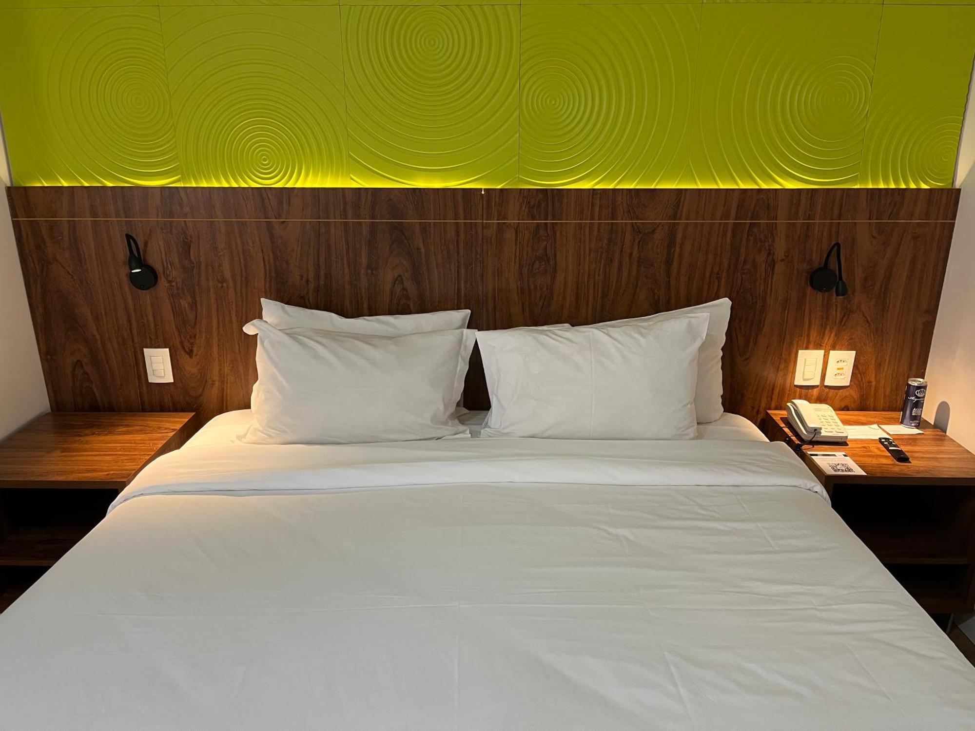 Deluxe Queen Room,1739467848:JPEG