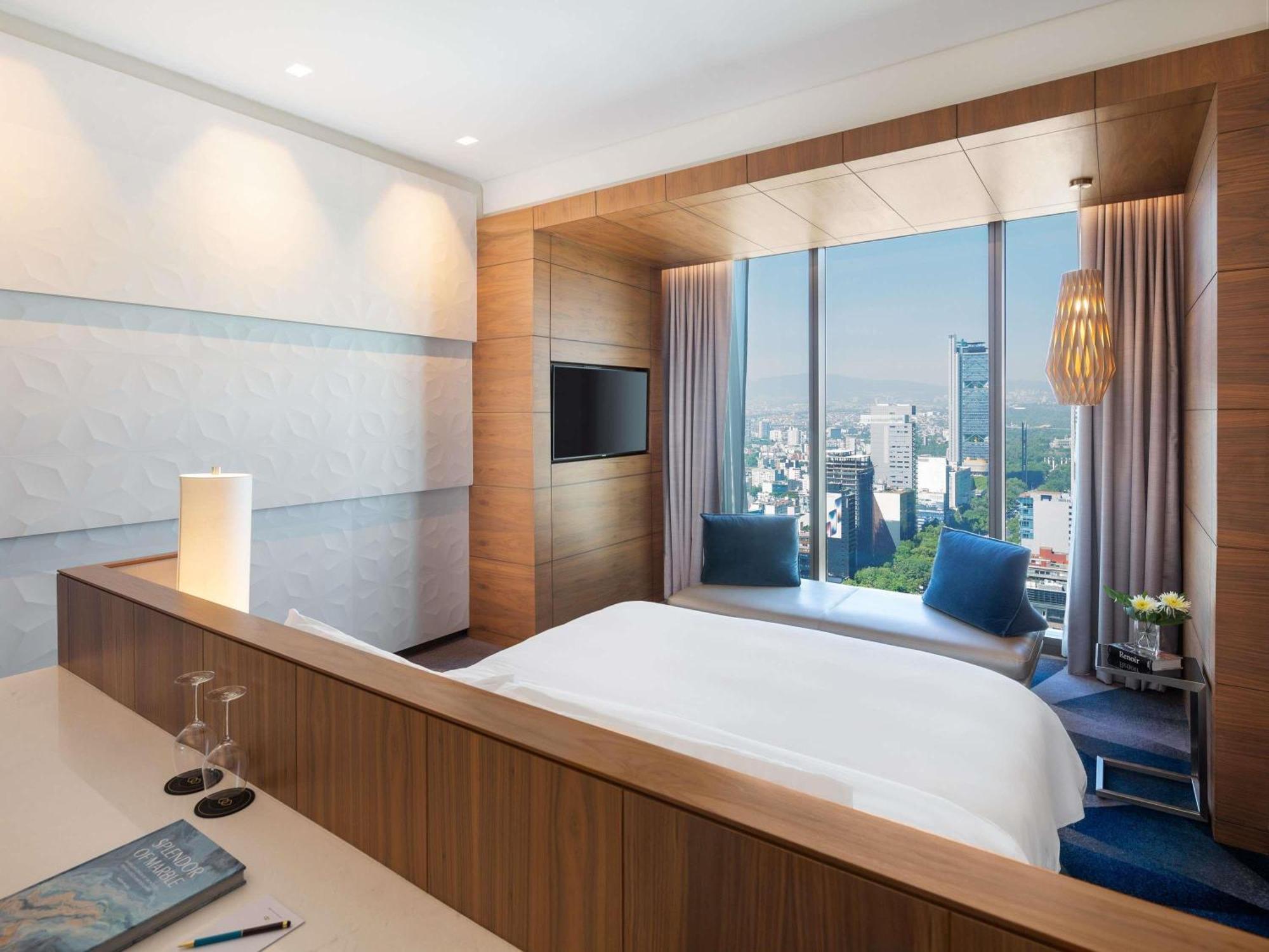 Luxury King Room City View,1739605822:JPEG