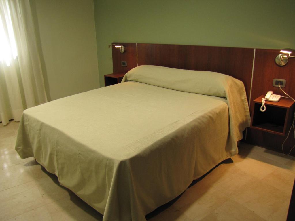 Two-Bedroom Apartment,17465483:JPEG