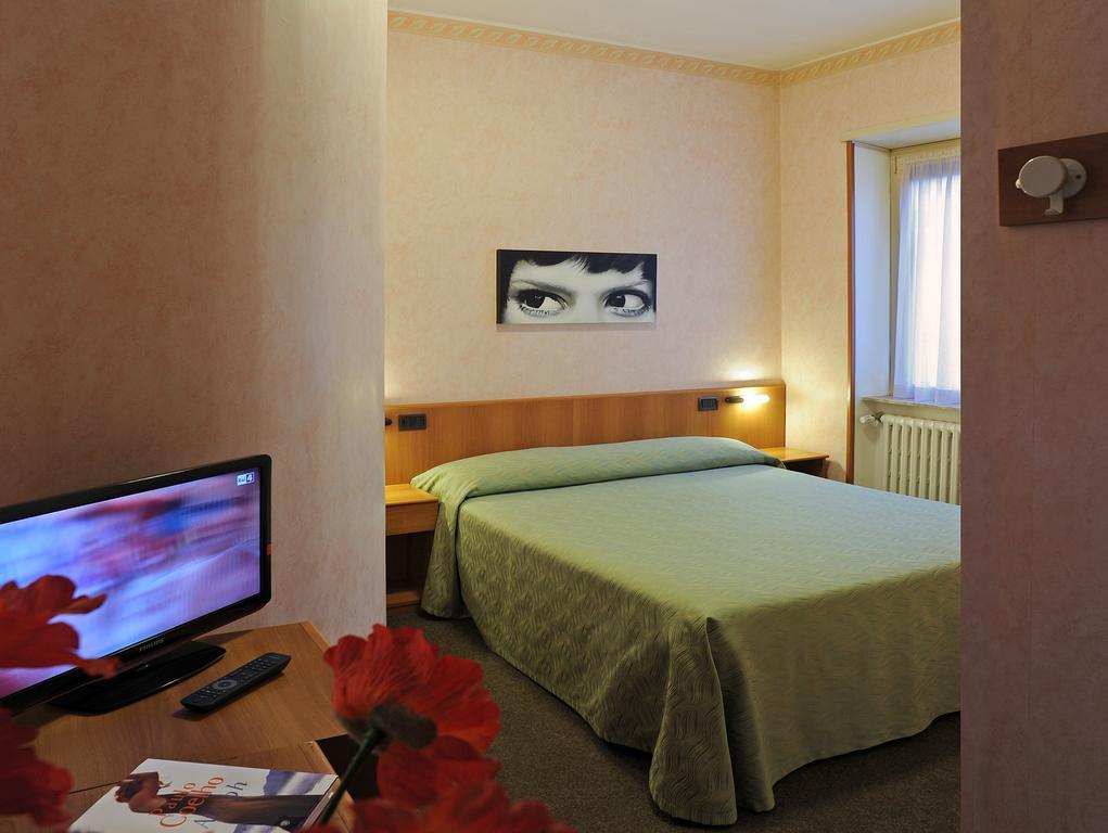 Single Room,174033693:JPEG