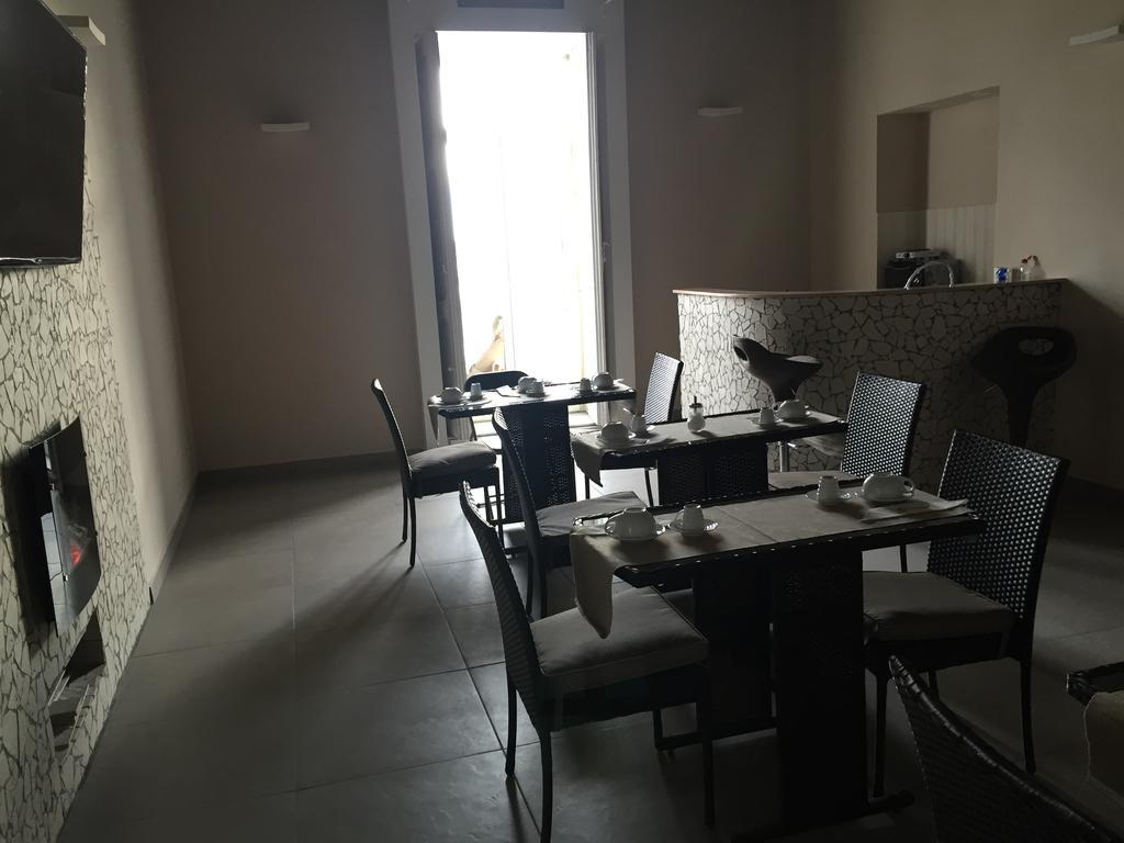 Triple Room,1526066368:JPEG
