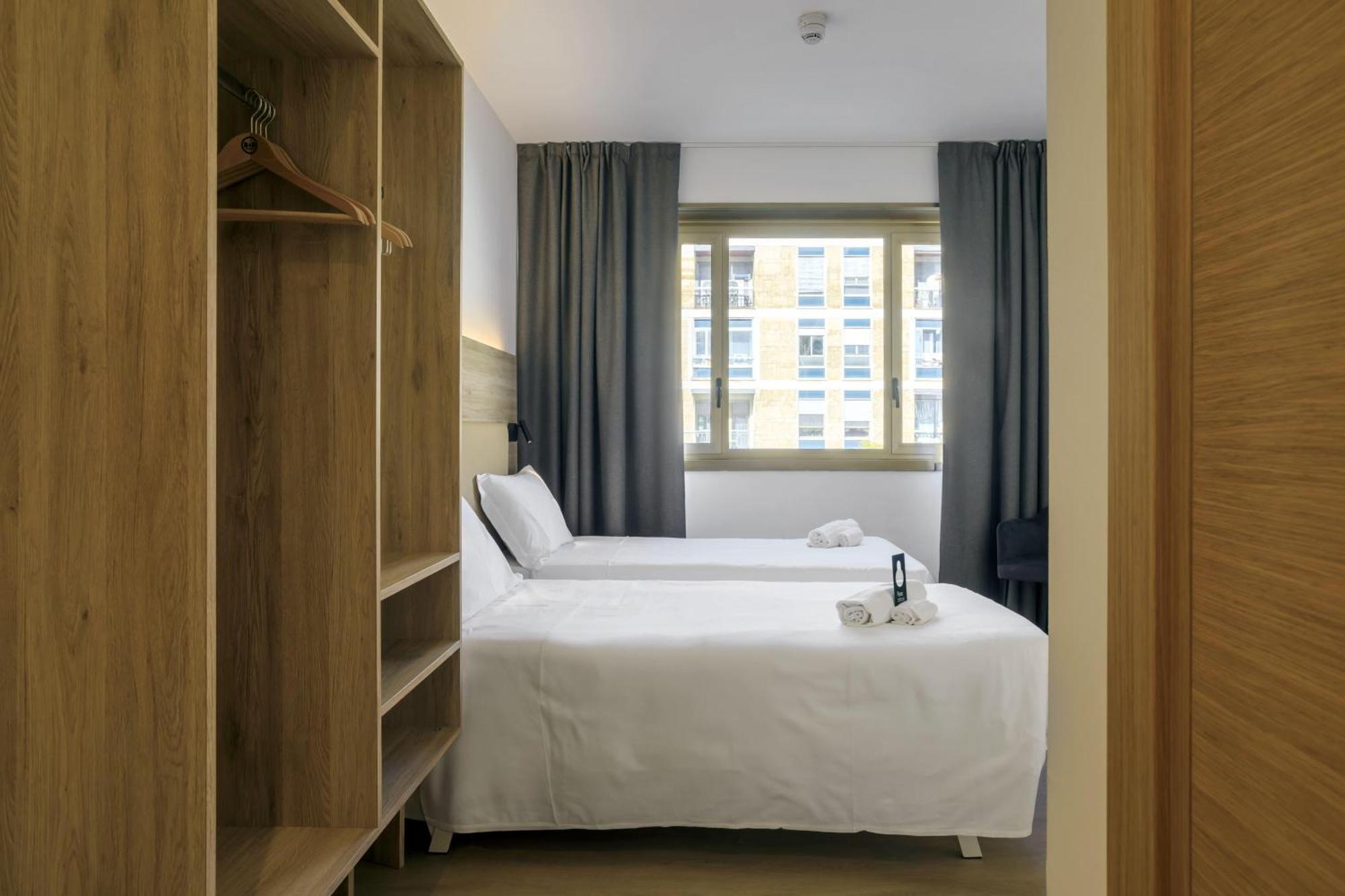 Twin Room,1740019924:JPEG
