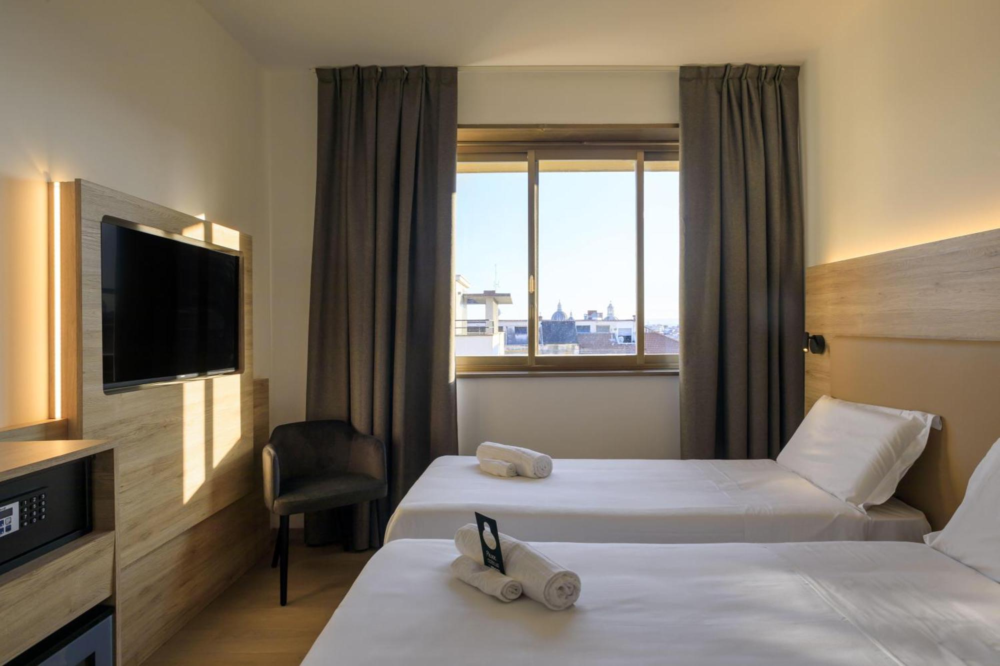 Twin Room,1740019892:JPEG