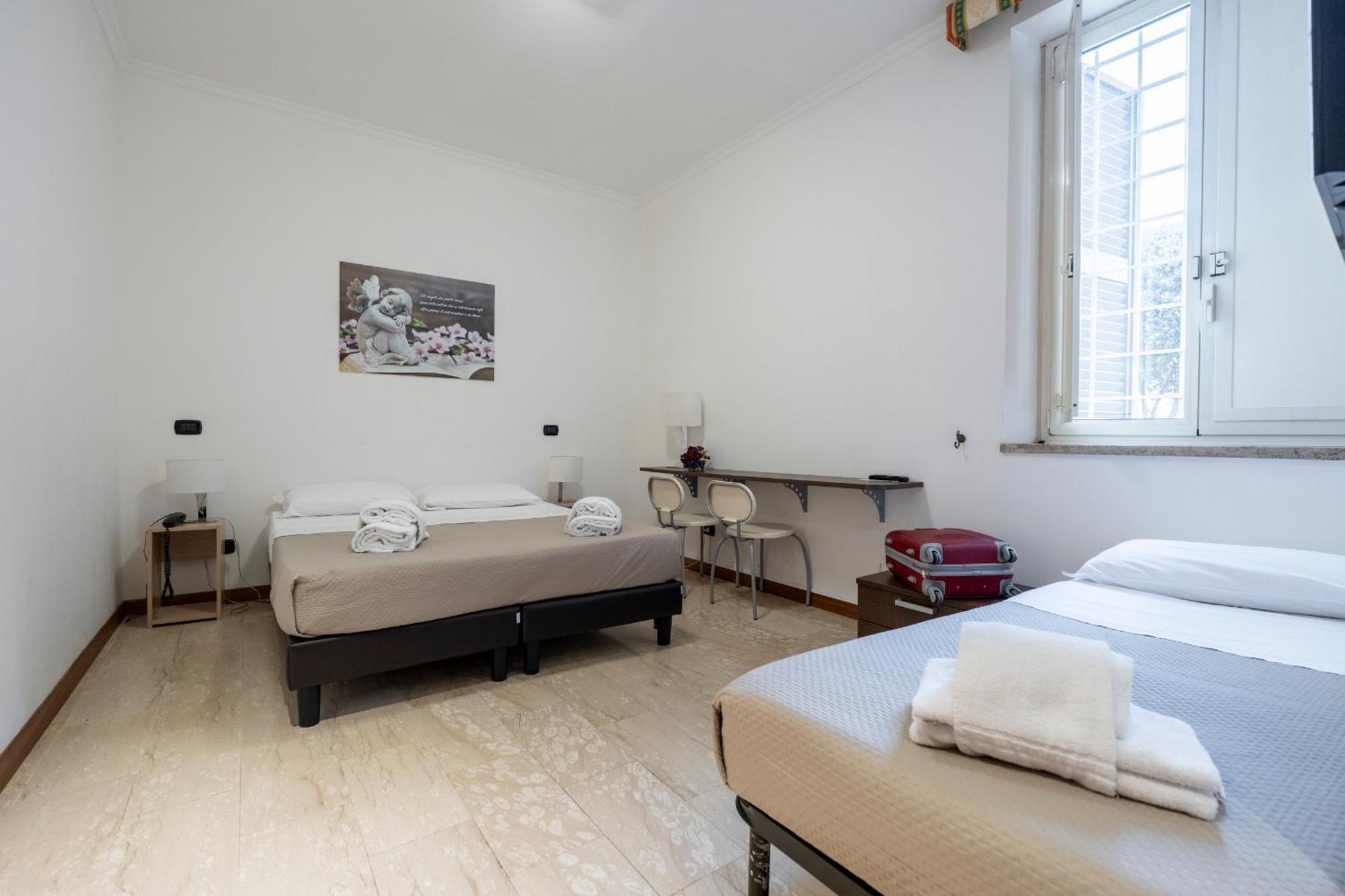 Triple Room,1740175019:JPEG