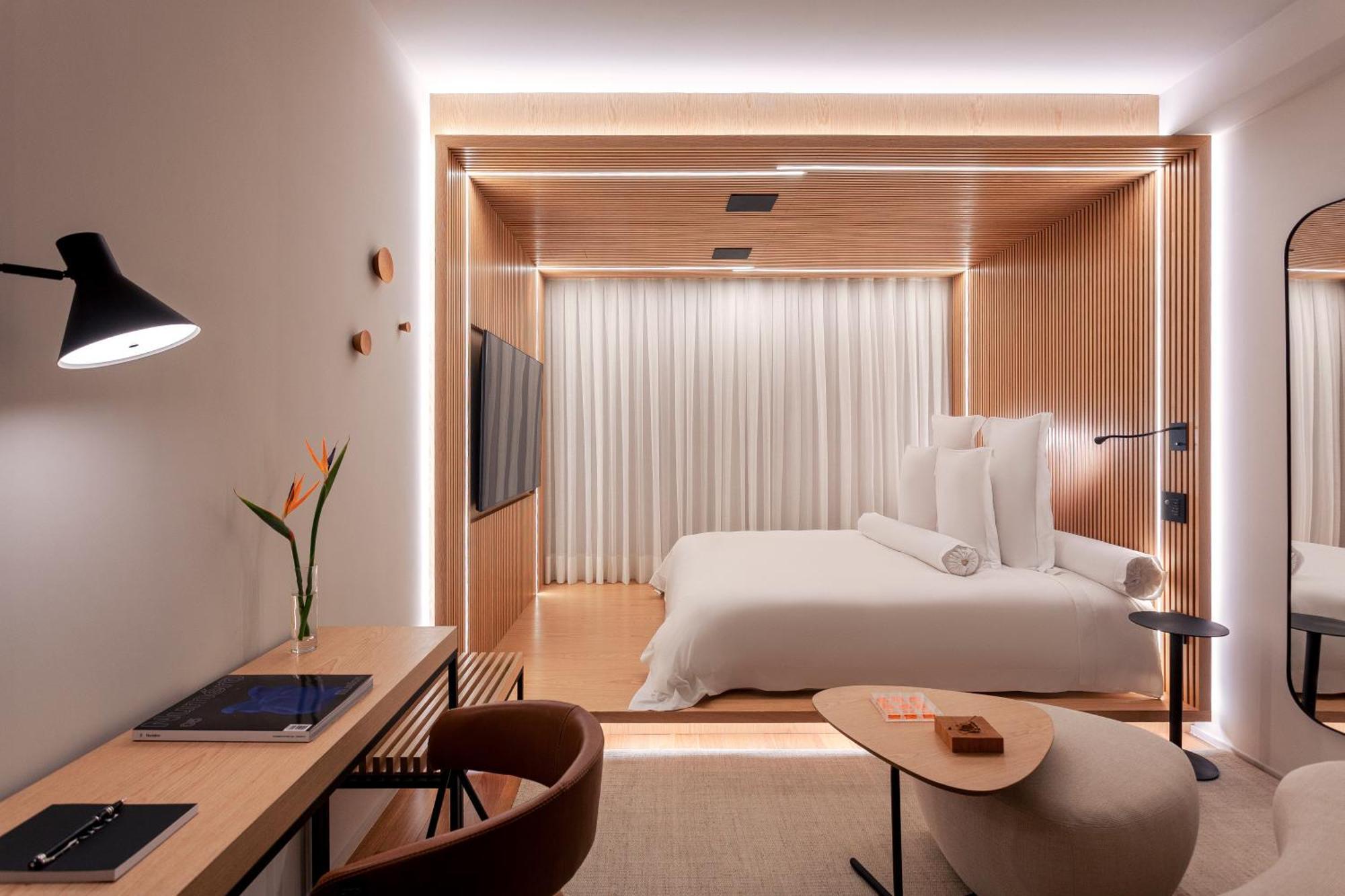 Deluxe Room,1740682041:JPEG