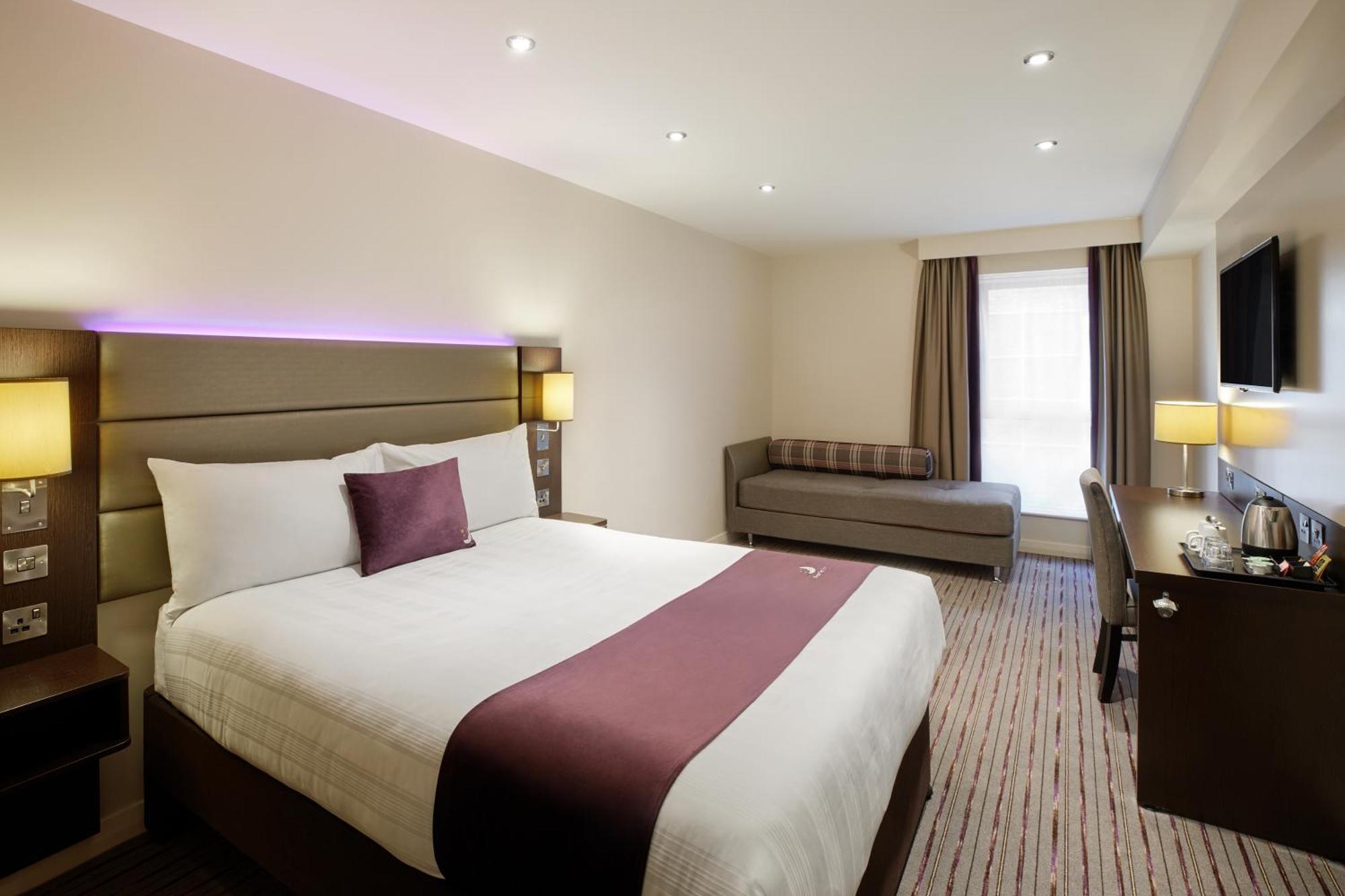 Double Room,1740694527:JPEG