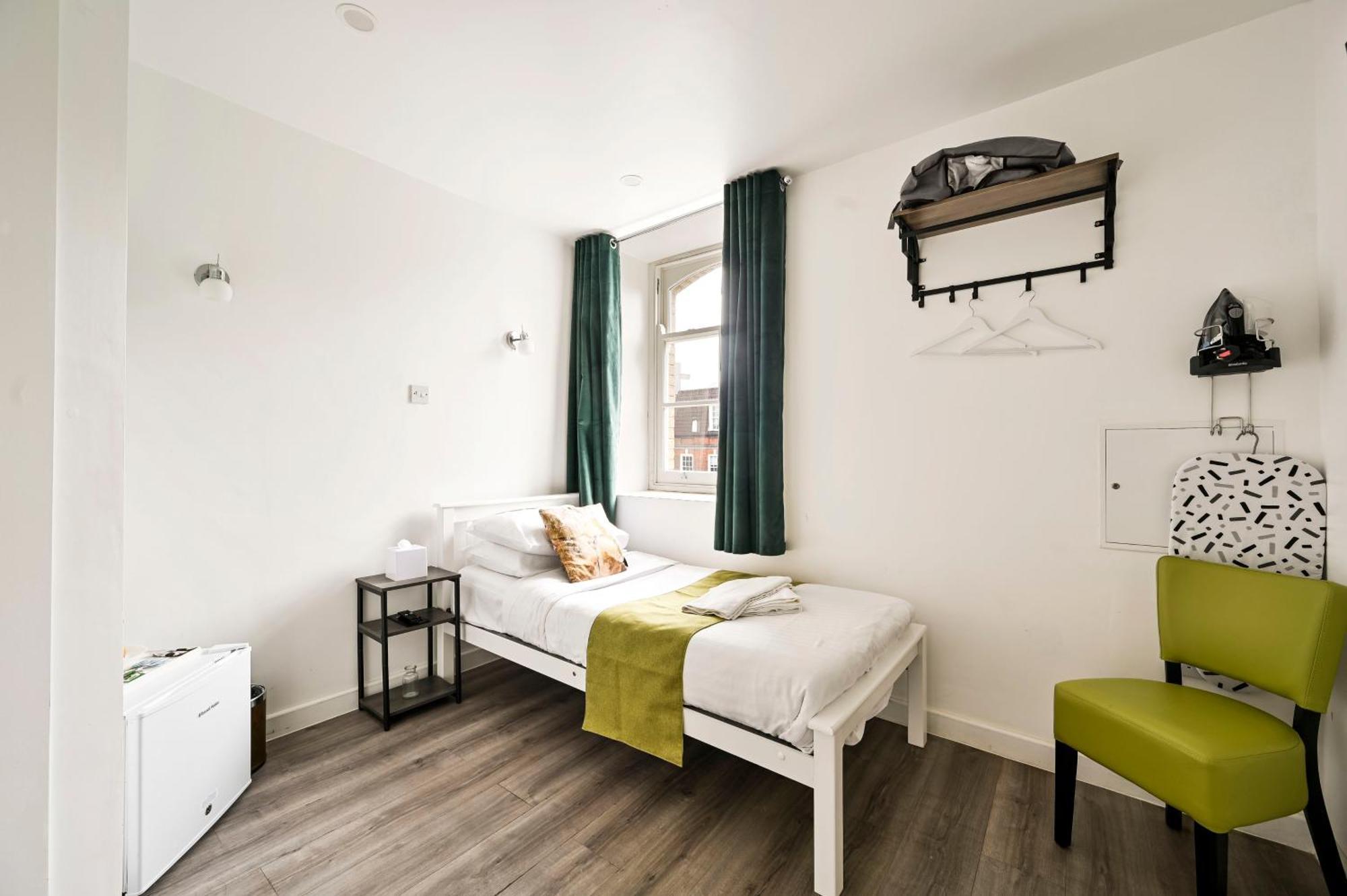 Single Room,1742581973:JPEG