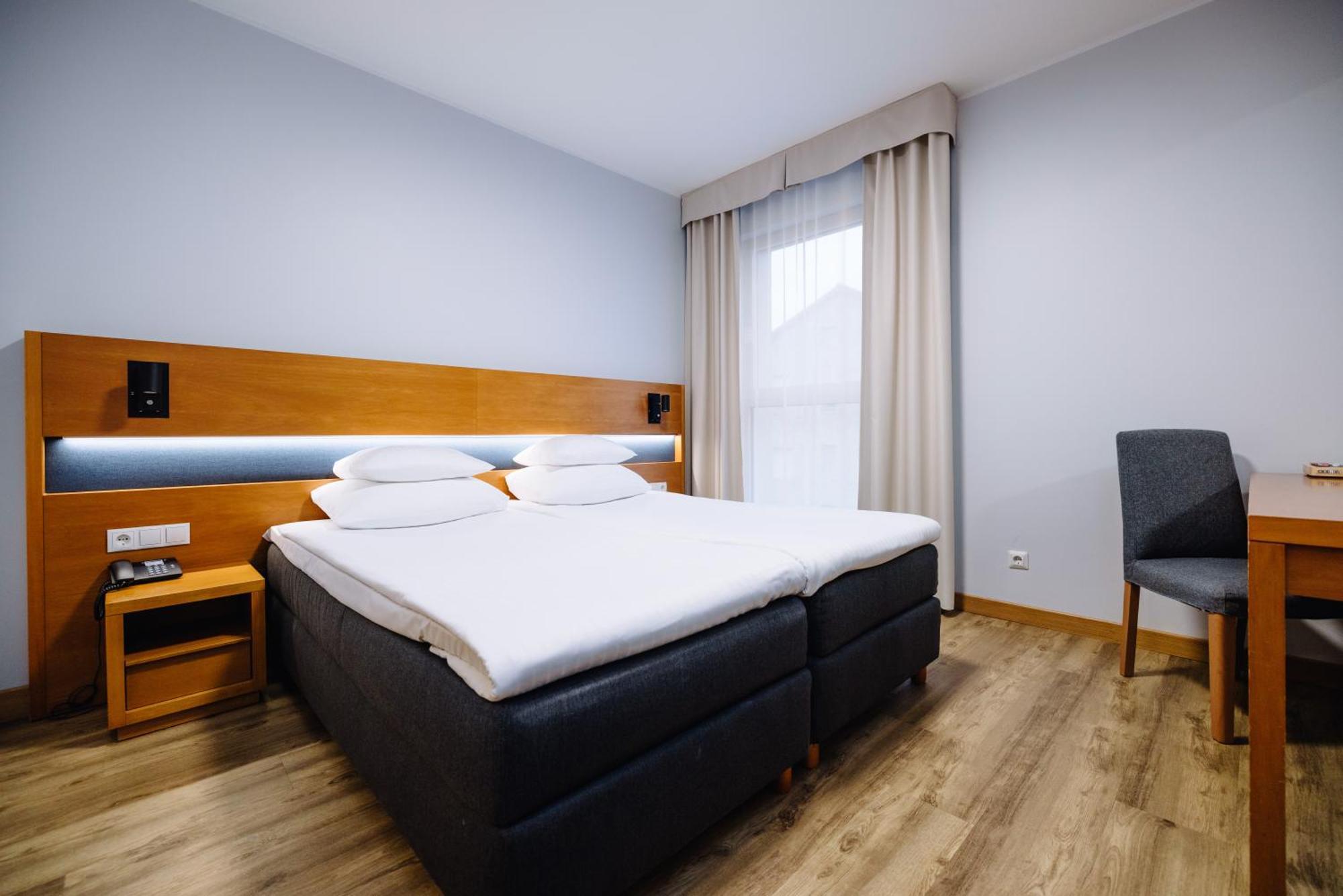 Standard Twin Room,1742572476:JPEG