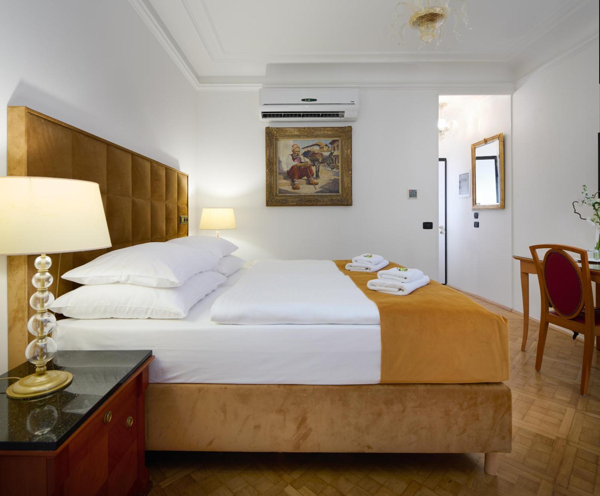 Double or Twin Room,1673650181:JPEG