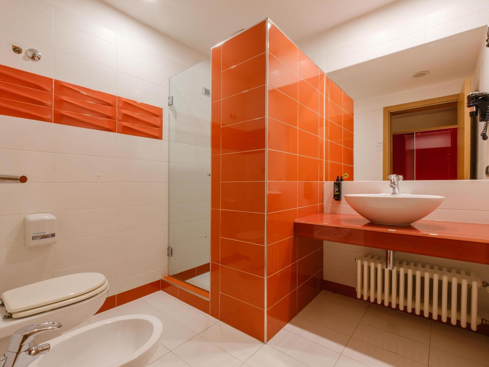 Single Room,1742587790:JPEG