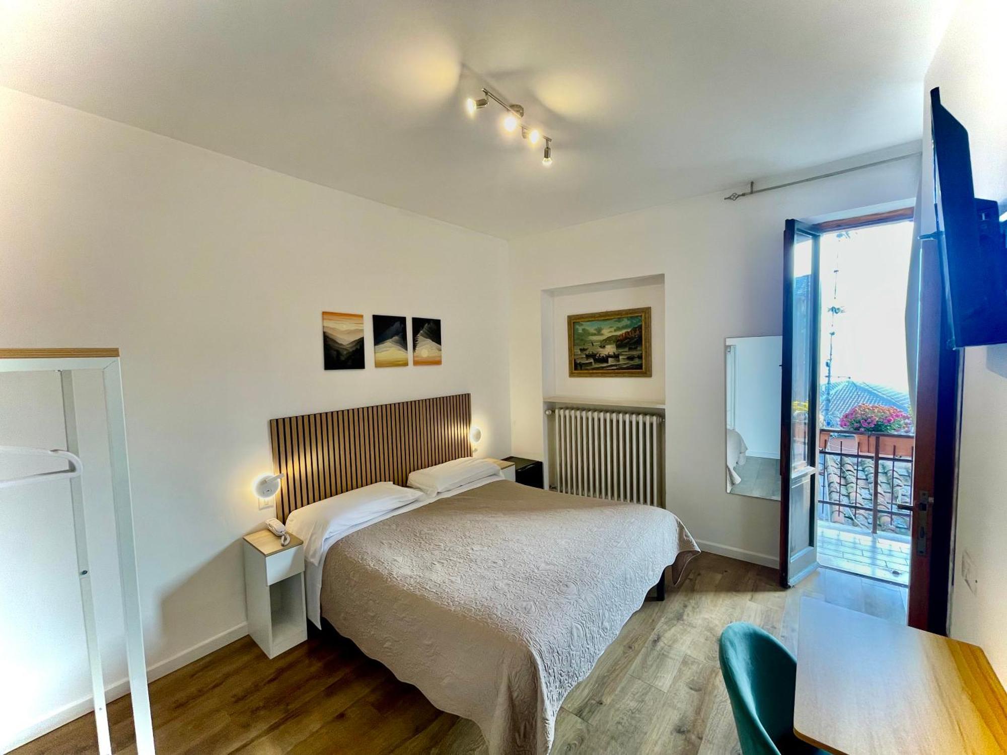 Double Room,1742588156:JPEG