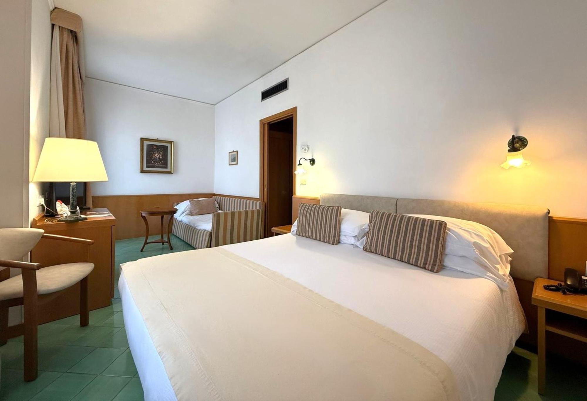 Triple Room Sea View