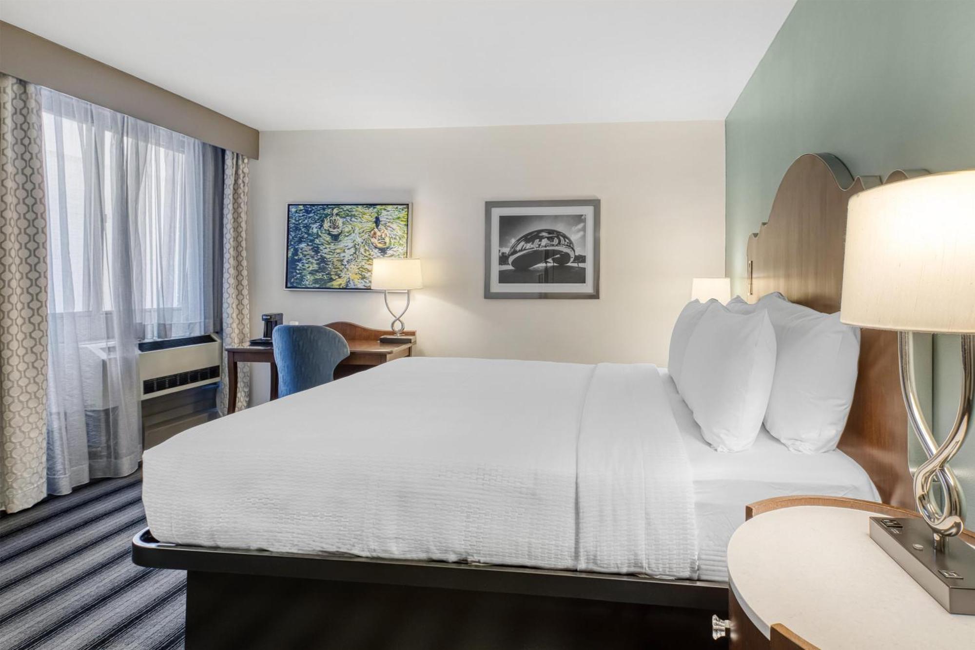 King Room,1742622275:JPEG