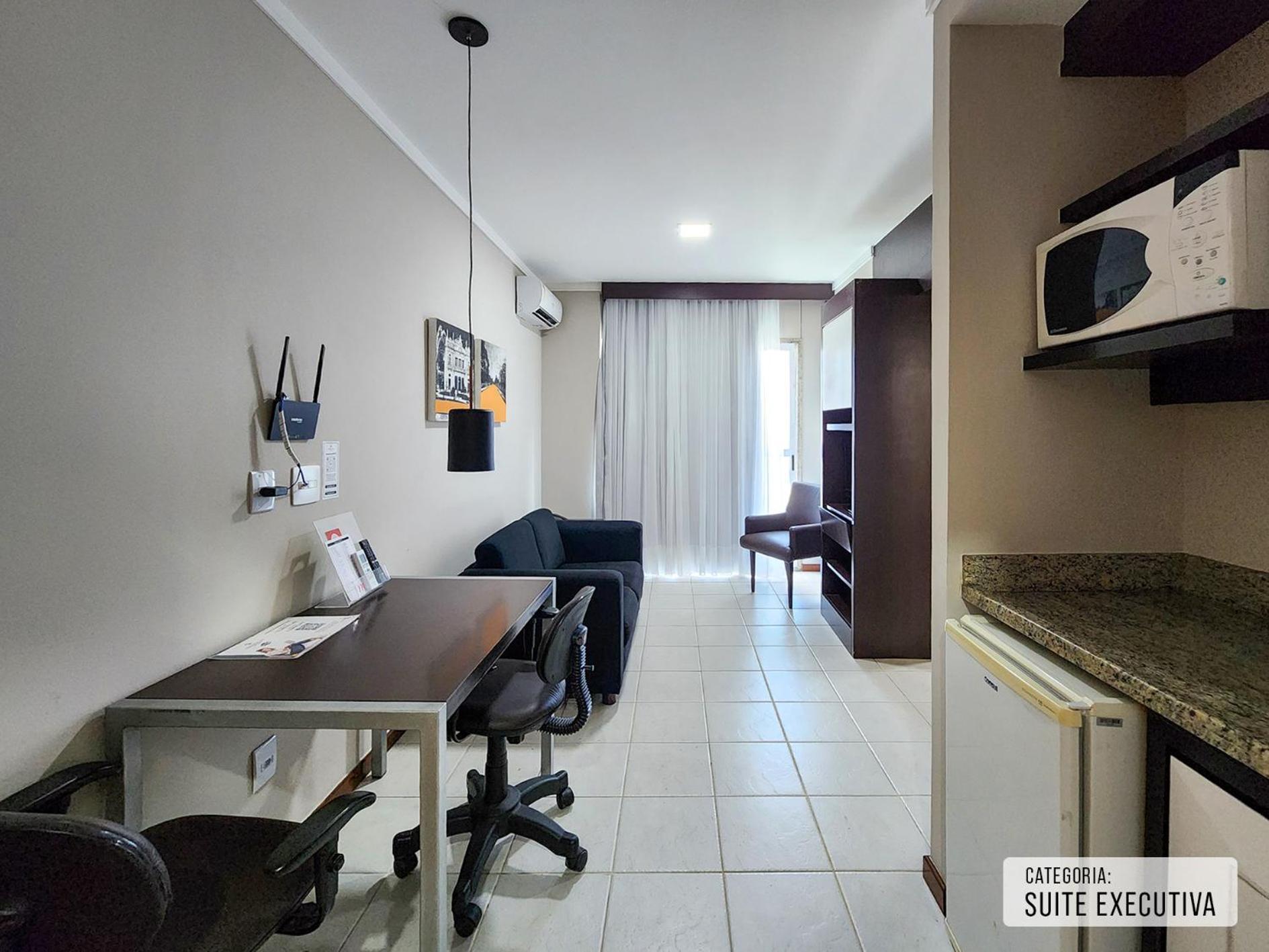 Executive Suite,1742625034:JPEG