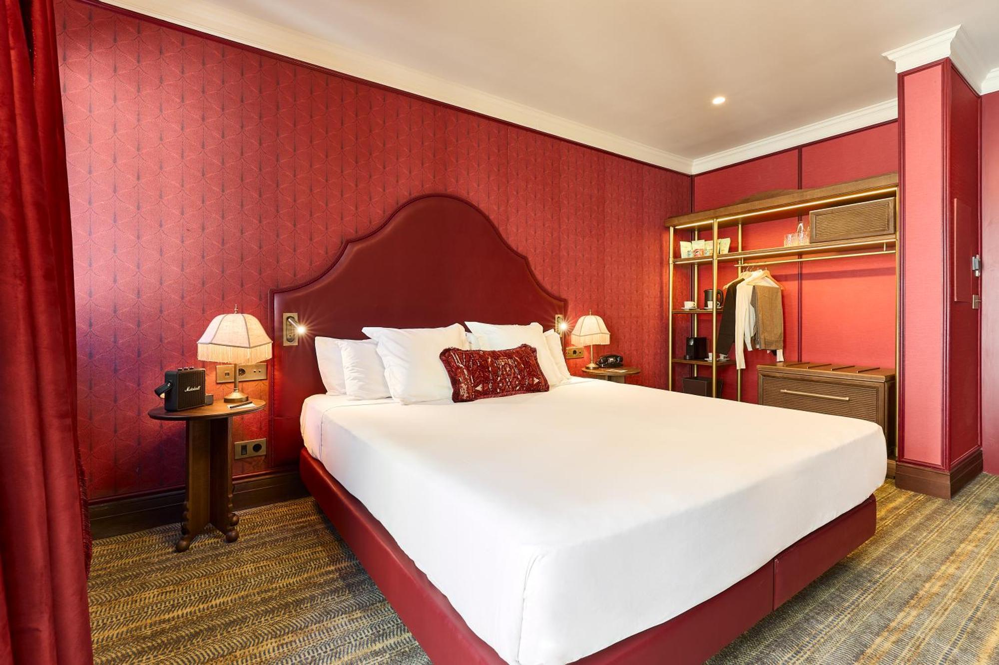 Deluxe Room,1742639542:JPEG