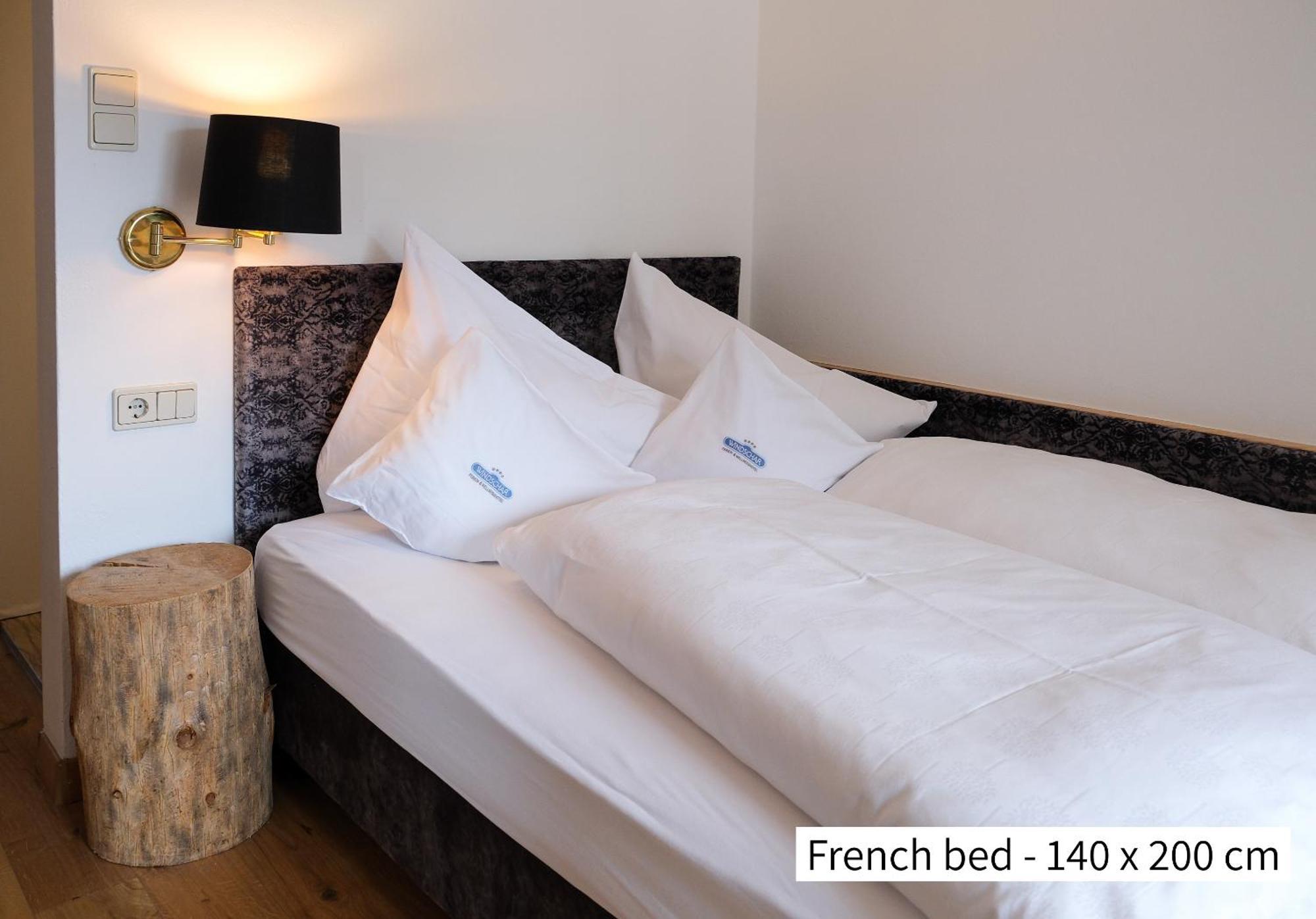 Standard Room "Neves" French bed 140x200cm