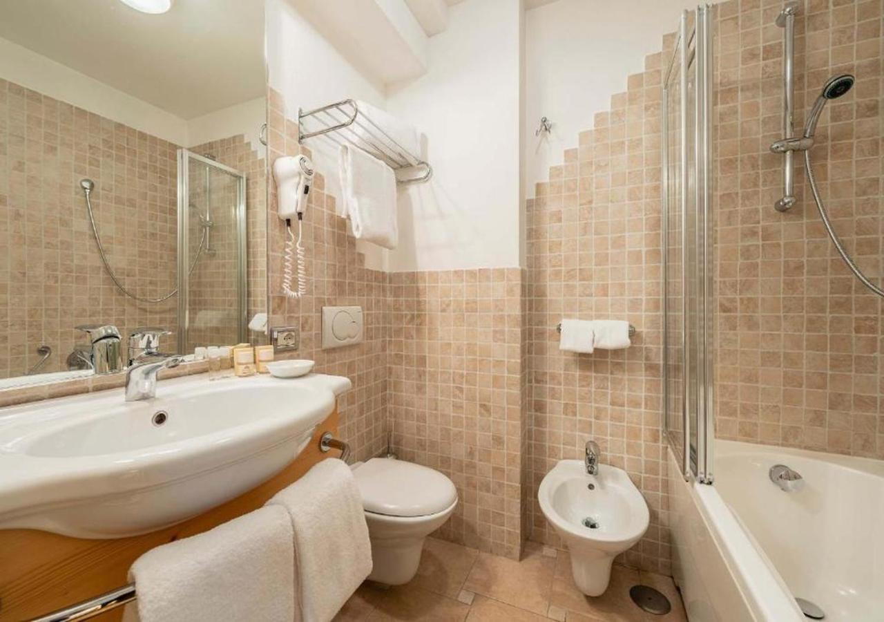 Deluxe Triple Room,1742658513:JPEG