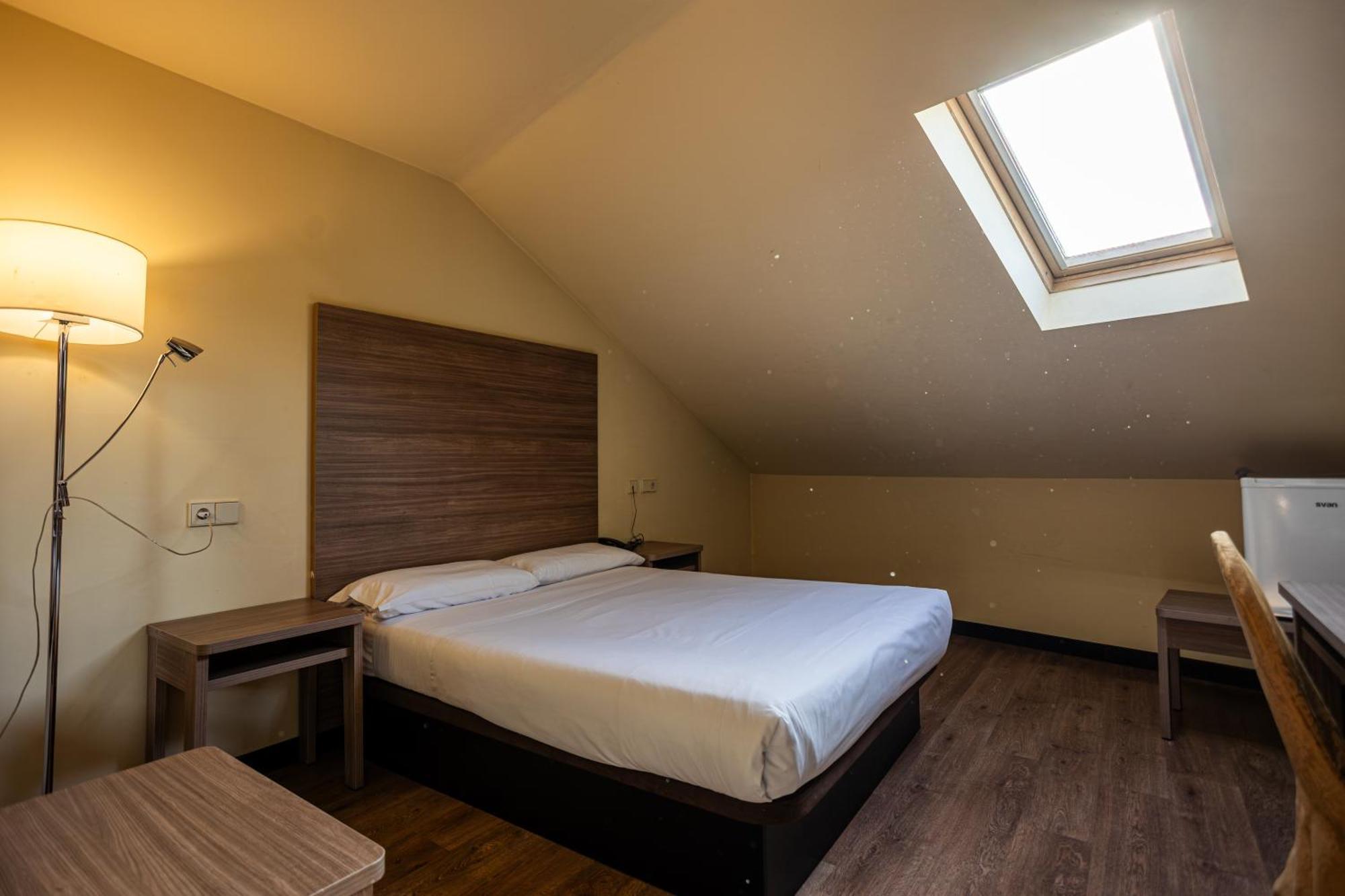 Double or Twin Room UPPER ATTIC,1742669328:JPEG