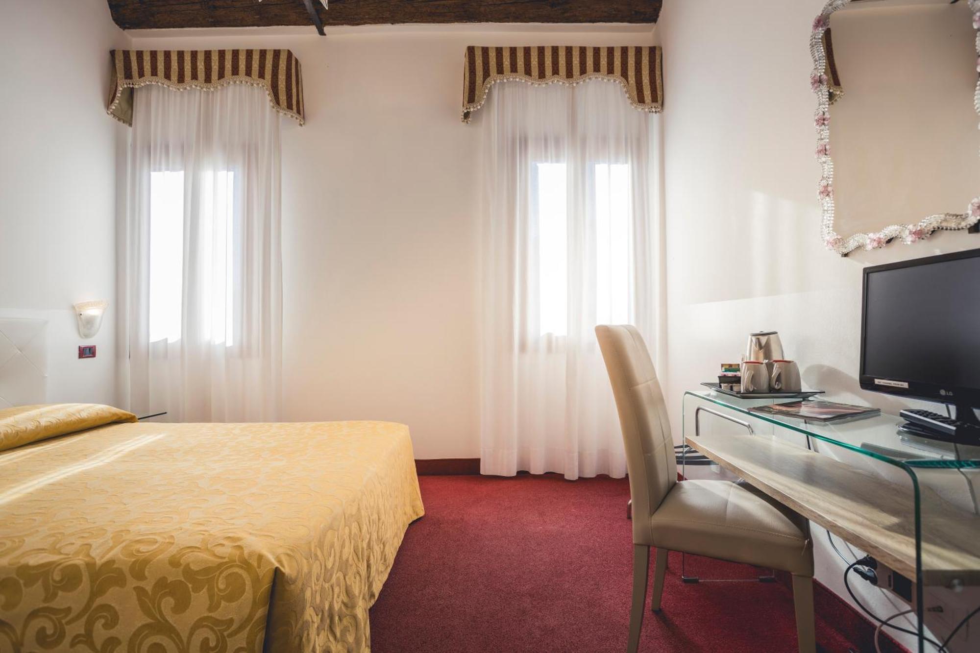 Standard Double Room,1746827187:JPEG