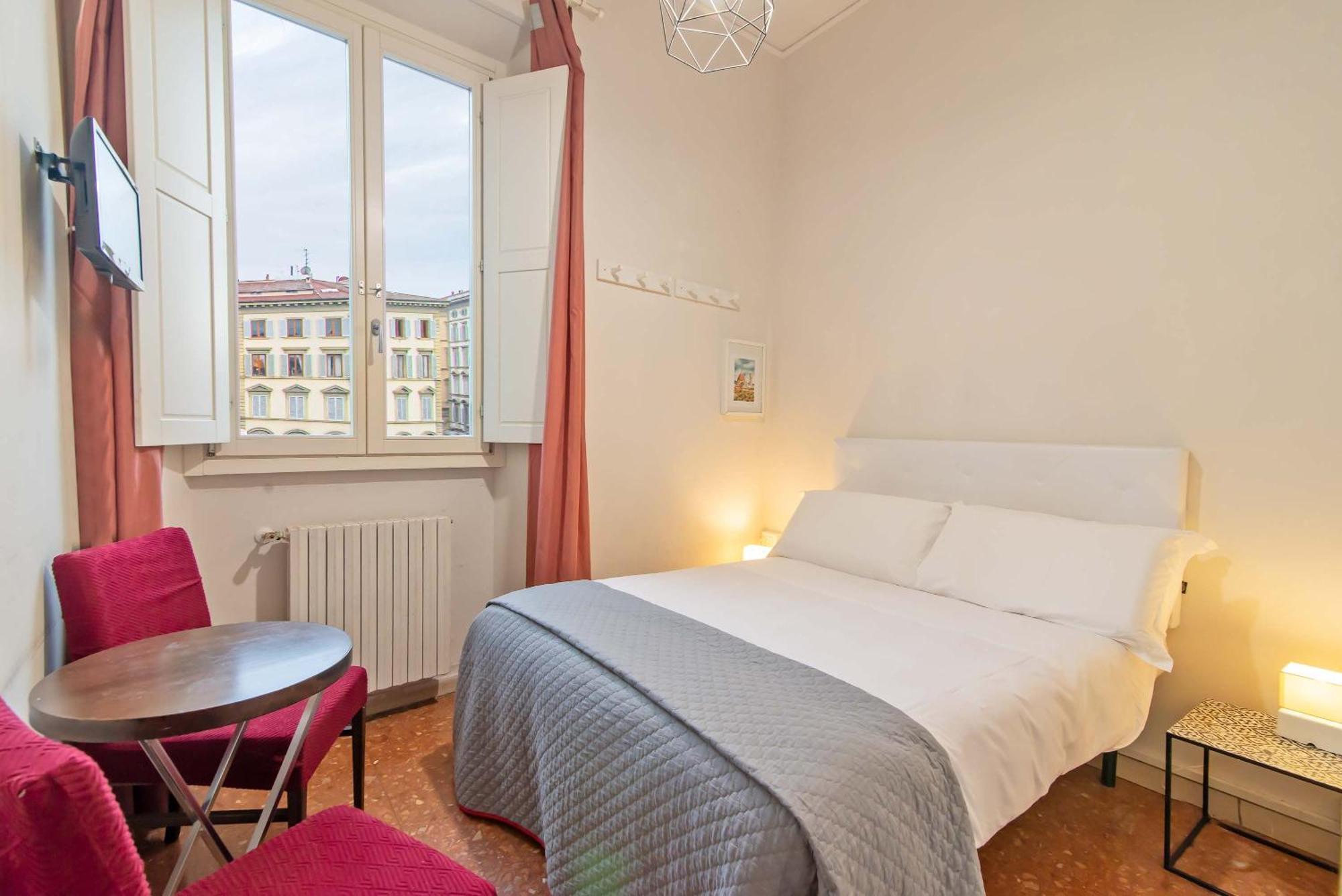 Small Double Room,1742703331:JPEG