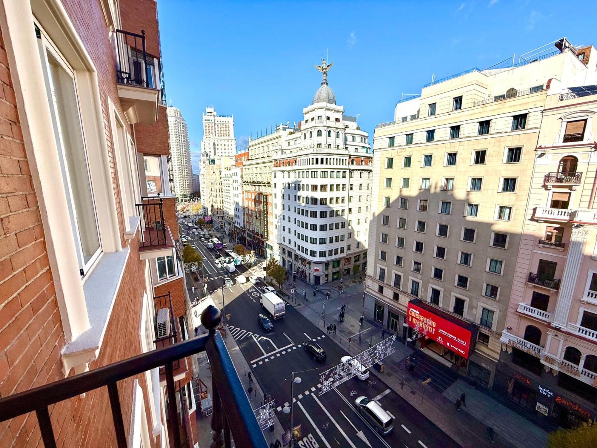 Family Room Balcony Views