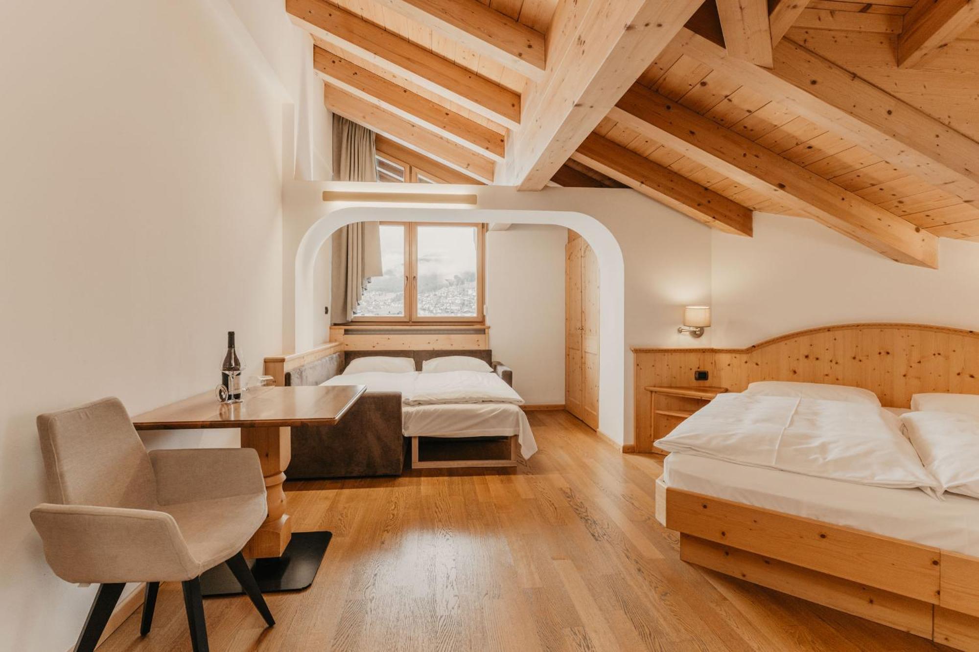 Double or Twin Room Attic,1742784420:JPEG