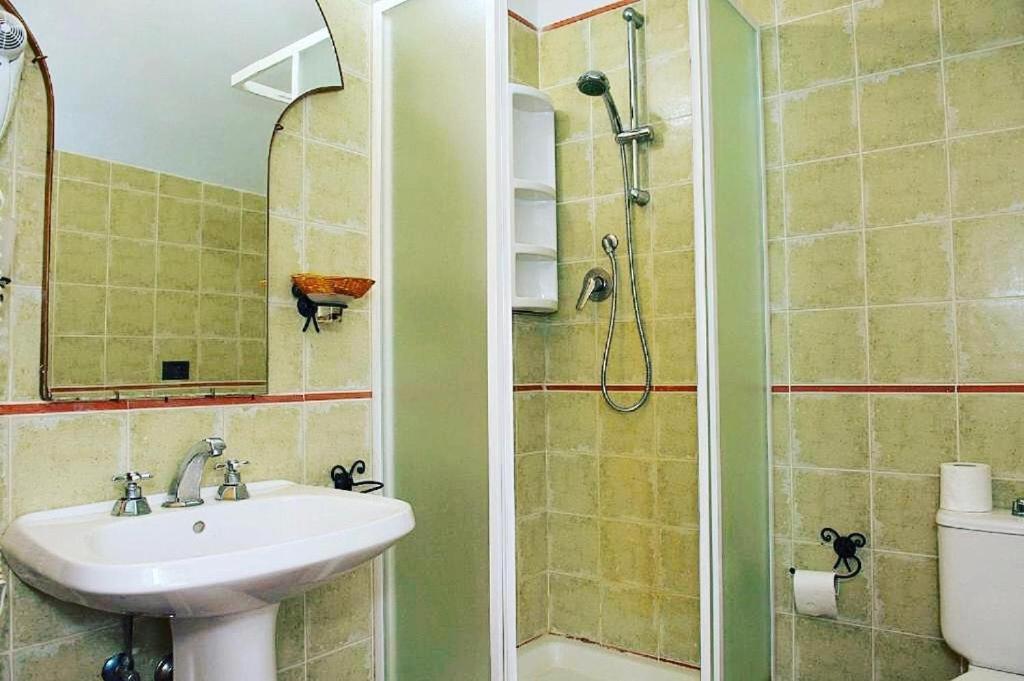 Classic Triple Room,1742796803:JPEG