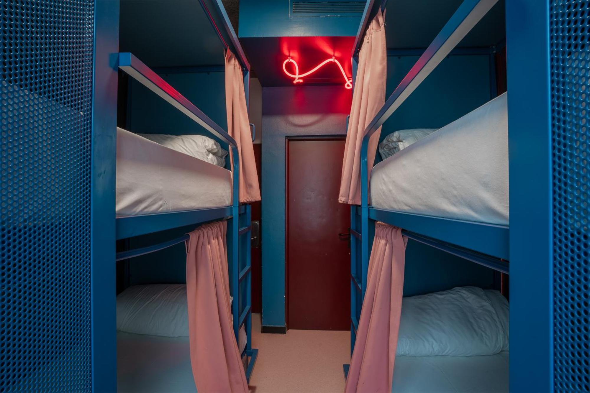 Bed 4 beds Room Private Bathroom AirC,1742877720:JPEG