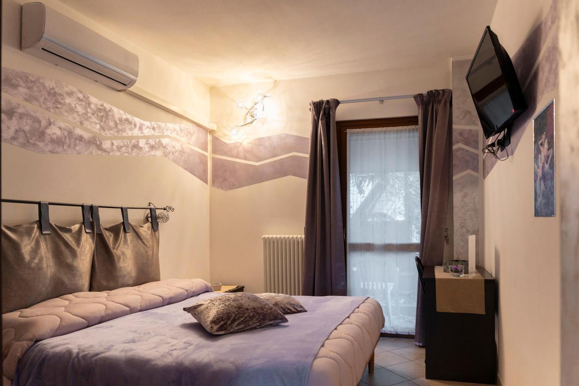 Double or Twin Room Garden View