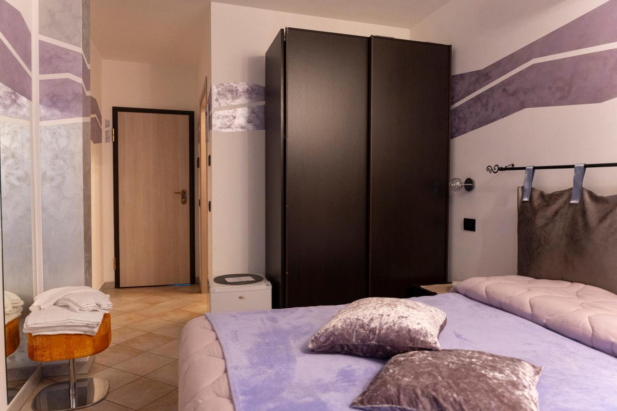 Double or Twin Room Garden View