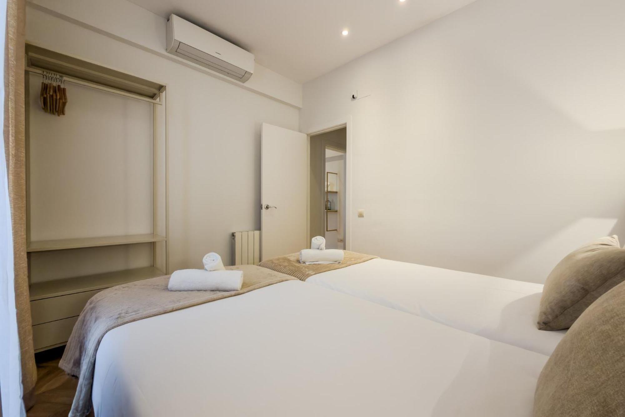Three-Bedroom Apartment,1742990567:JPEG