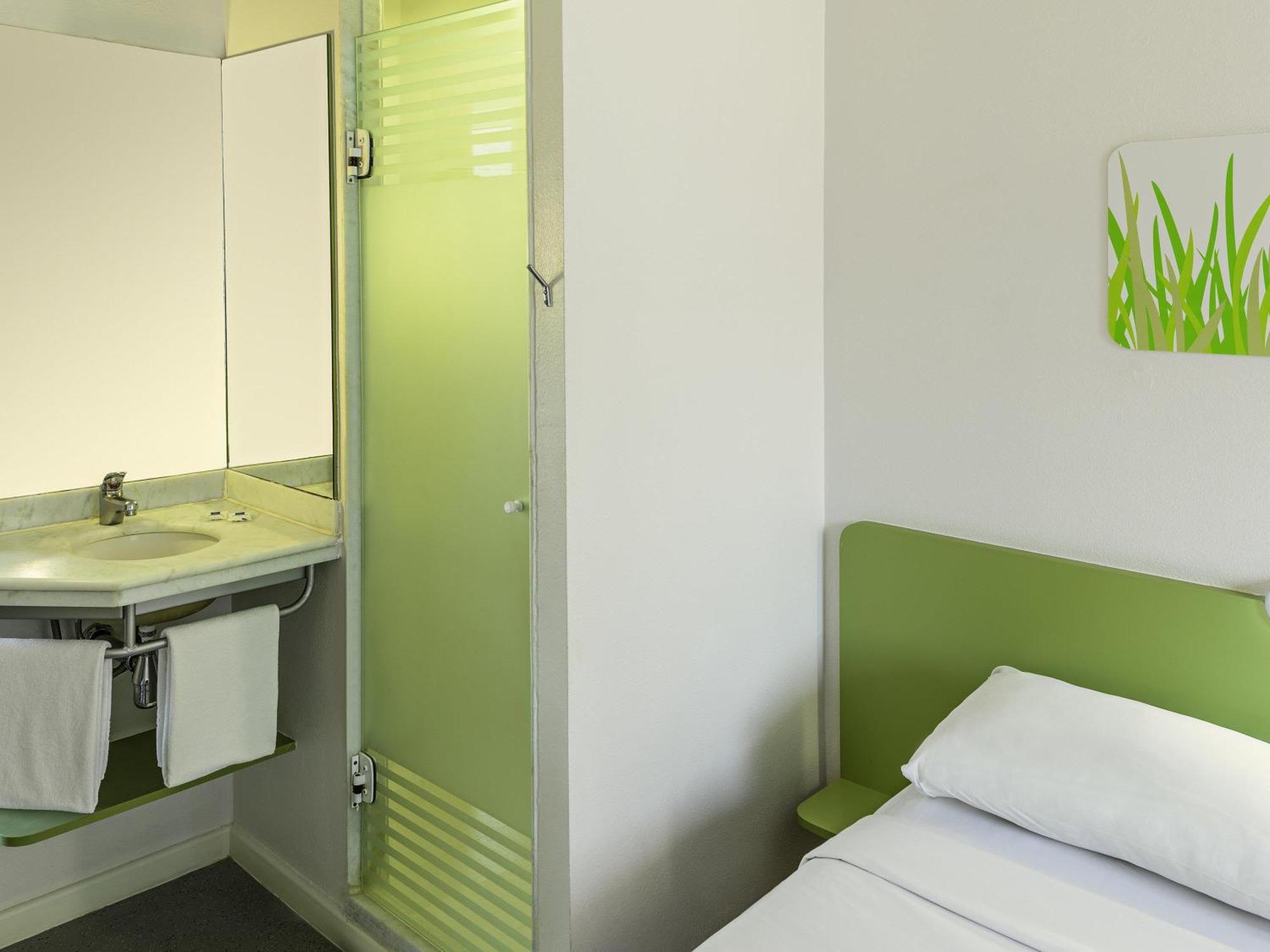 Standard Room Double Bed,1743080650:JPEG