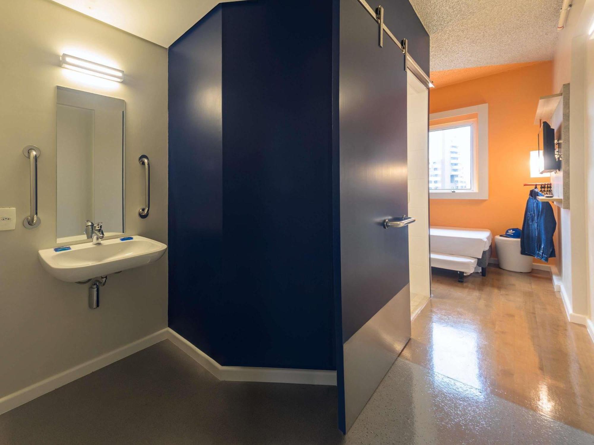 Standard Adapted Room Pull-Out Bed