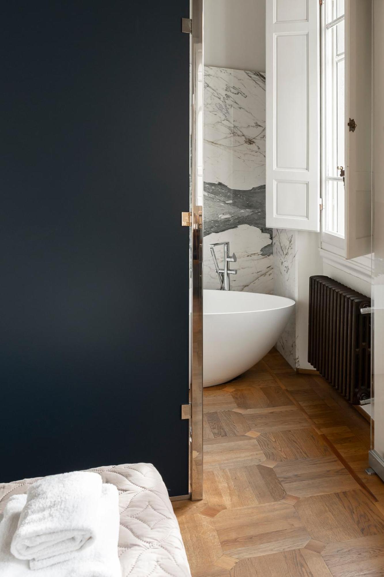 Superior Double Room bath garden view,1743120734:JPEG